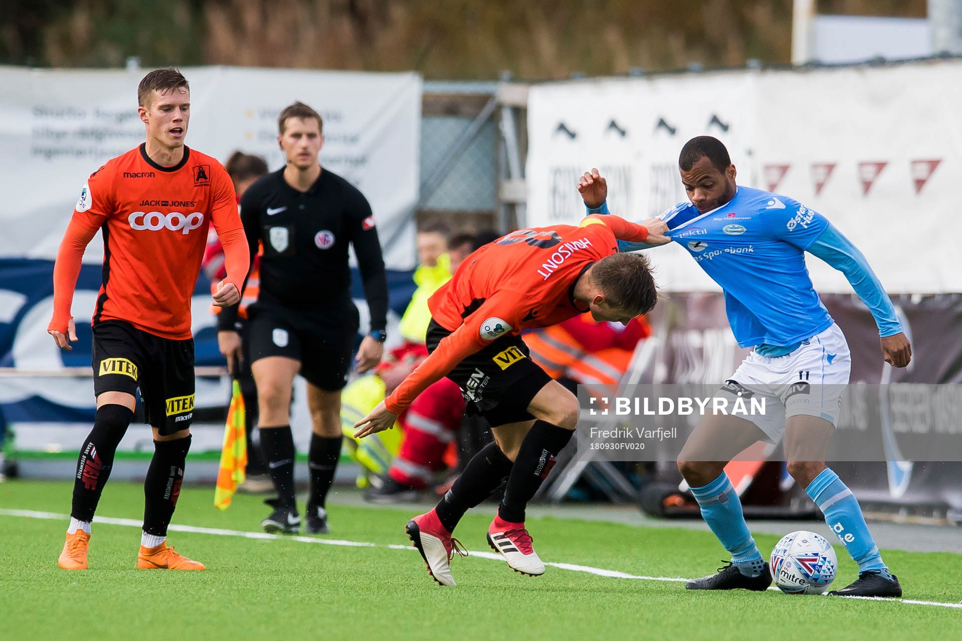 Jonas Hestetun of Åsane and Erixon Danso of Sandnes Ulf