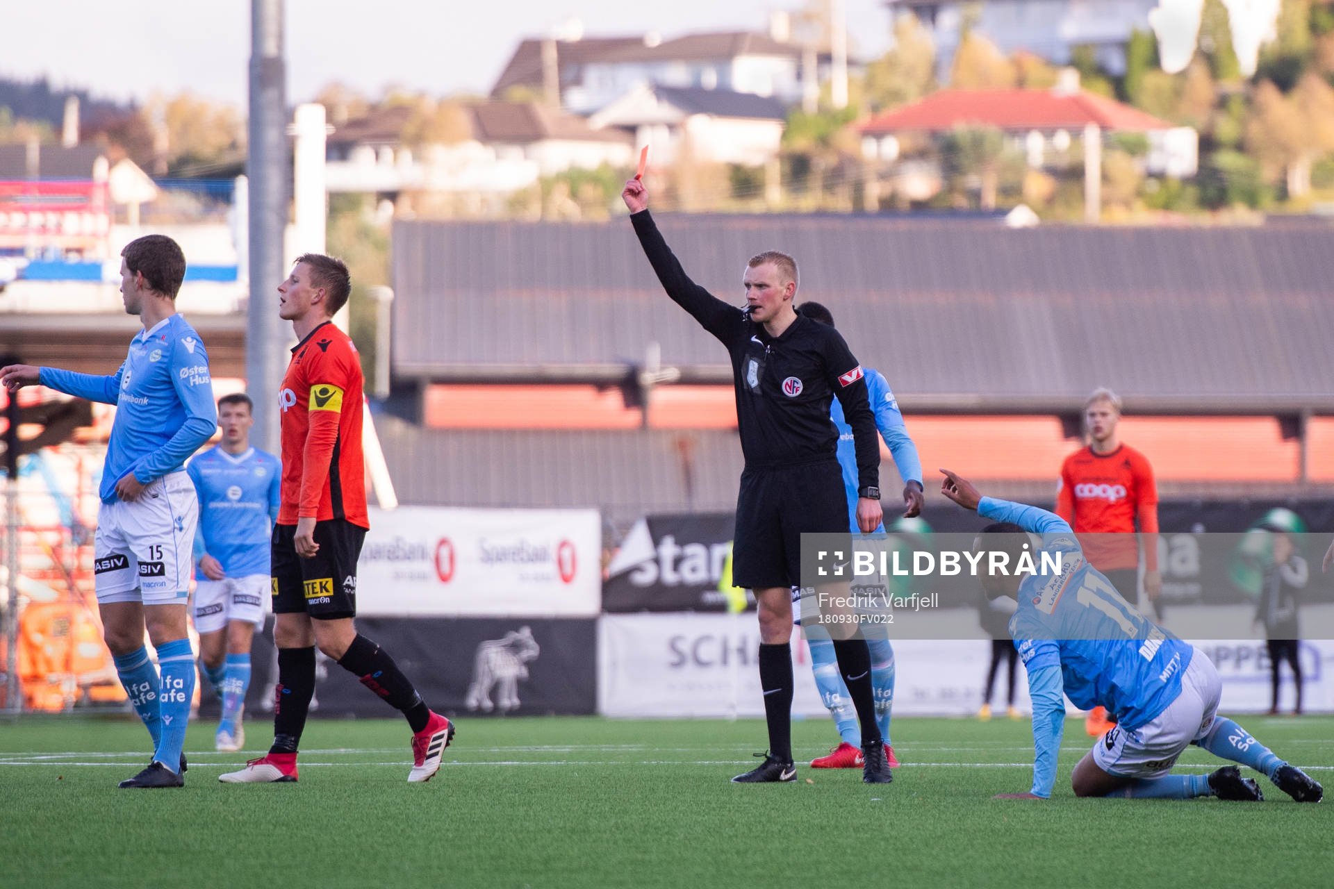 Jonas Hestetun of Åsane recipes a red card