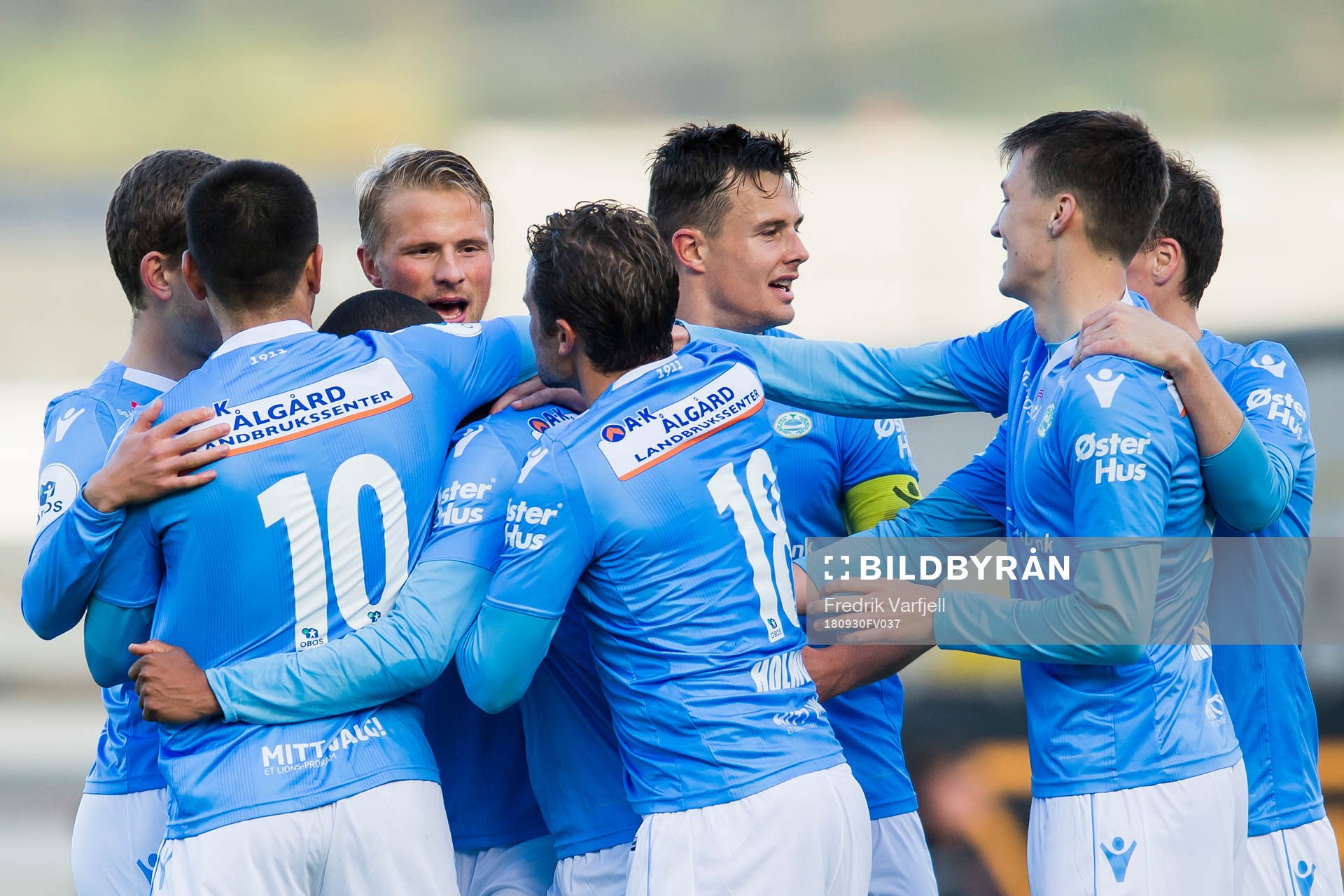 Erixon Danso of Sandnes Ulf celebrates with his teammates