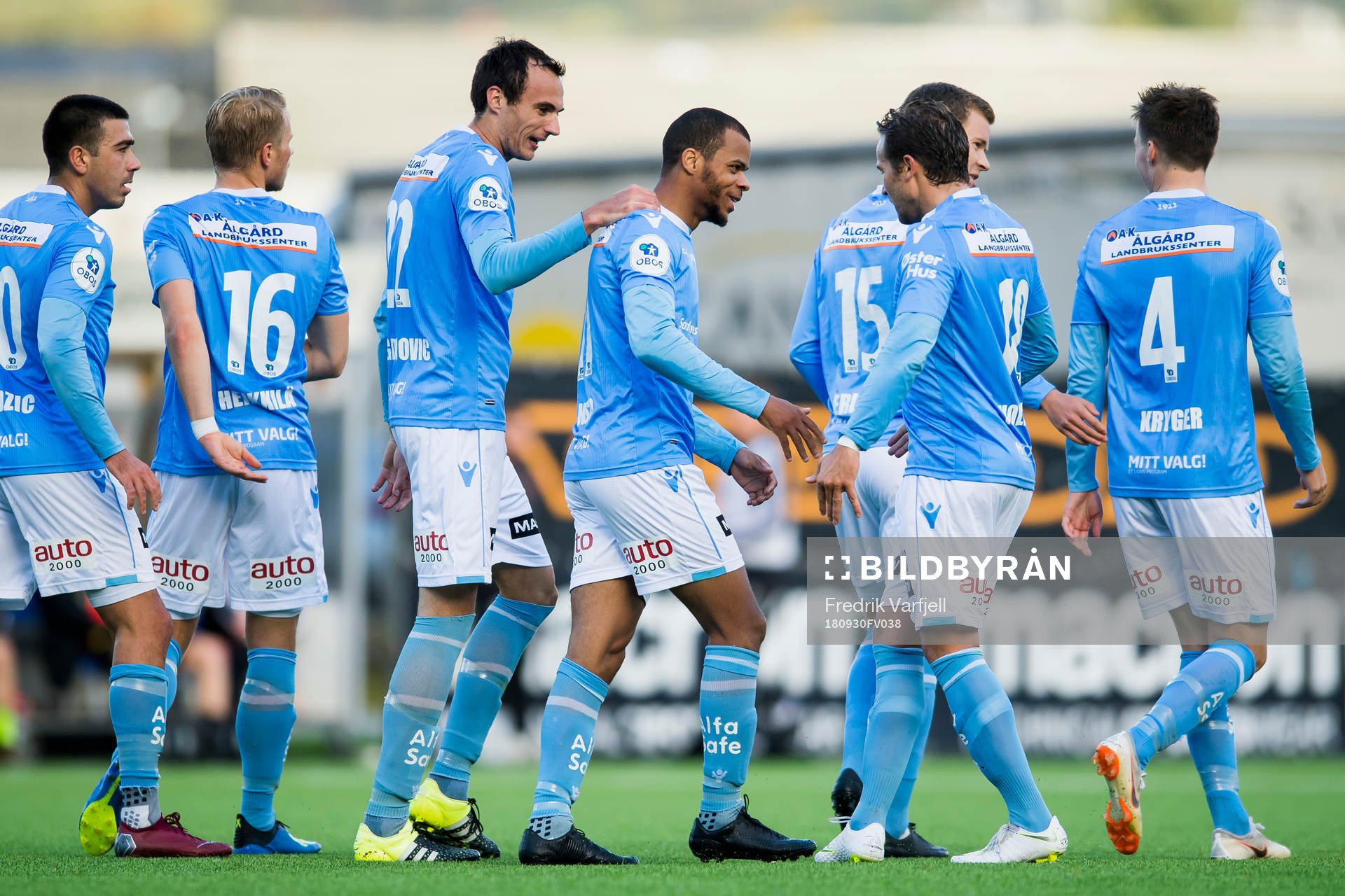 Erixon Danso of Sandnes Ulf celebrates with his teammates