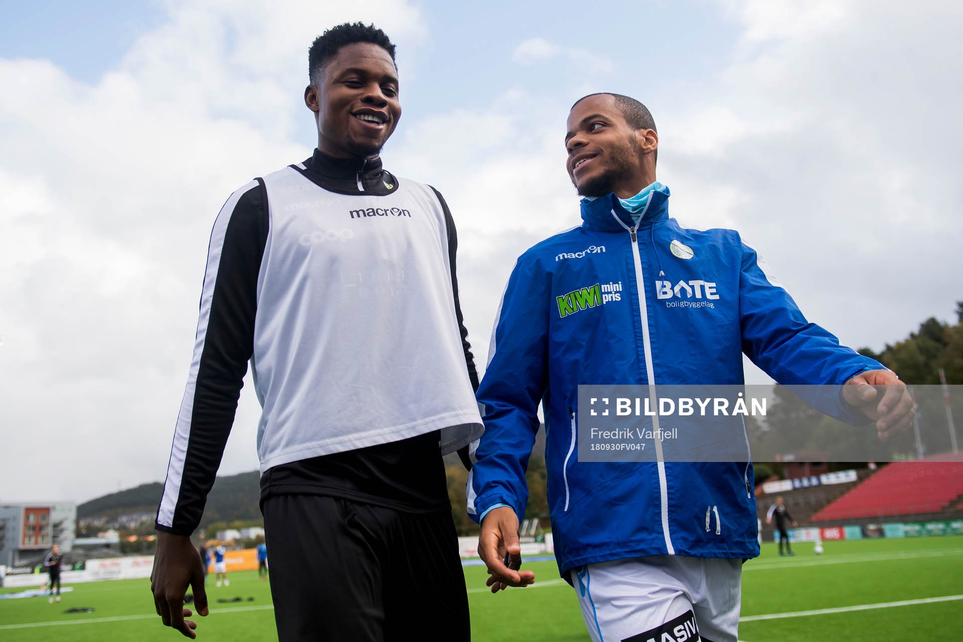 Michael Olusoji Ogungbaro of Åsane and Erixon Danso of