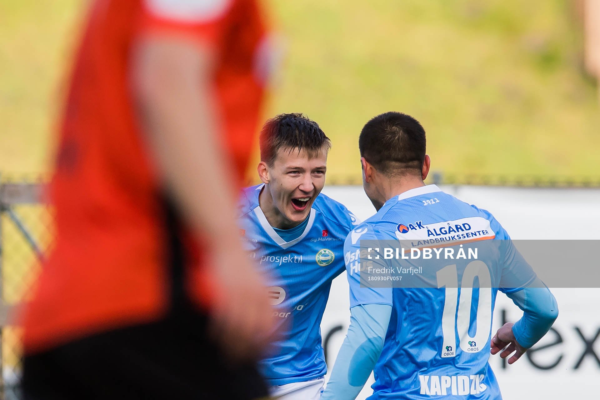 Axel Kryger of Sandnes Ulf celebrates with Sanel Kapidzic