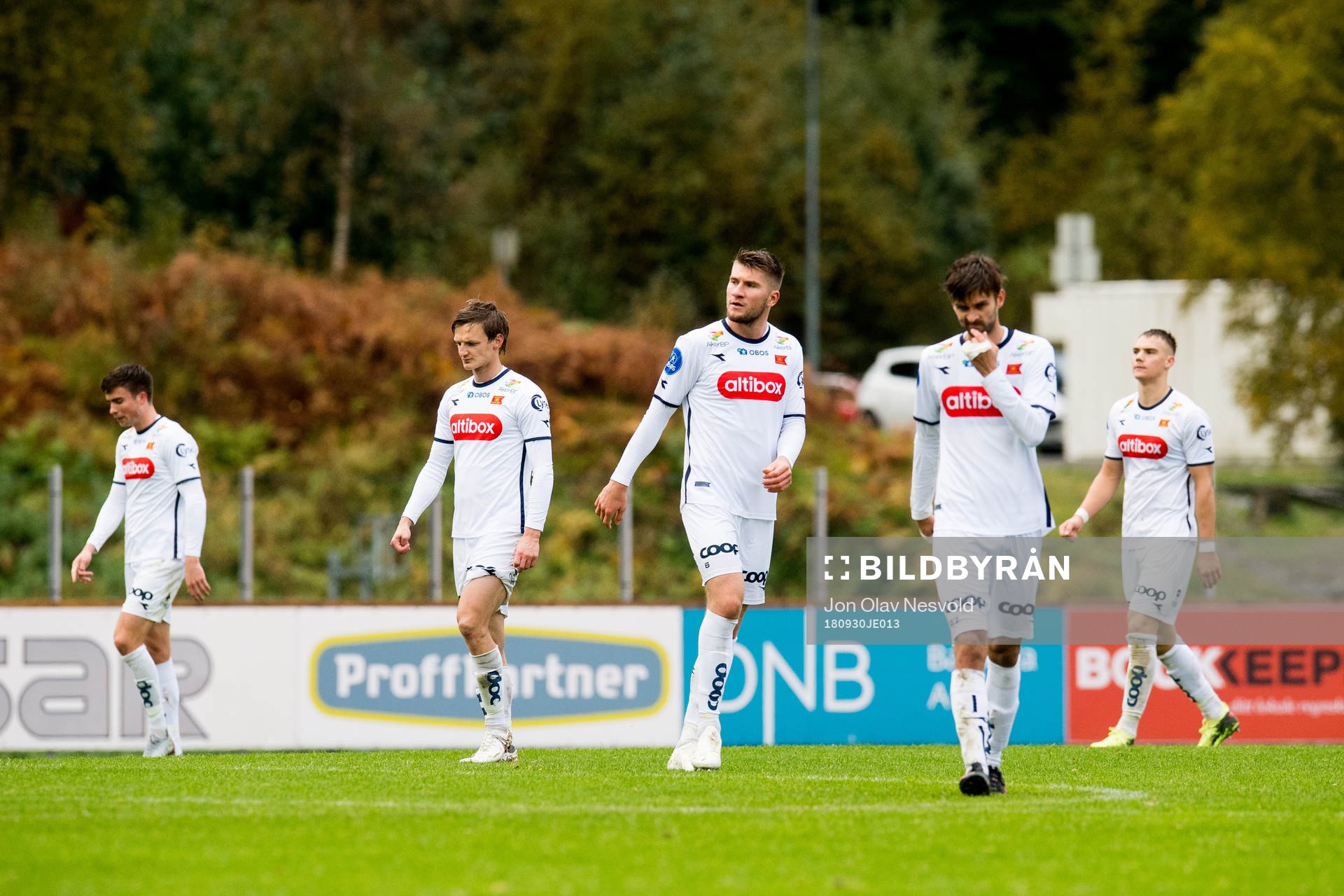 Players of Viking look dejected