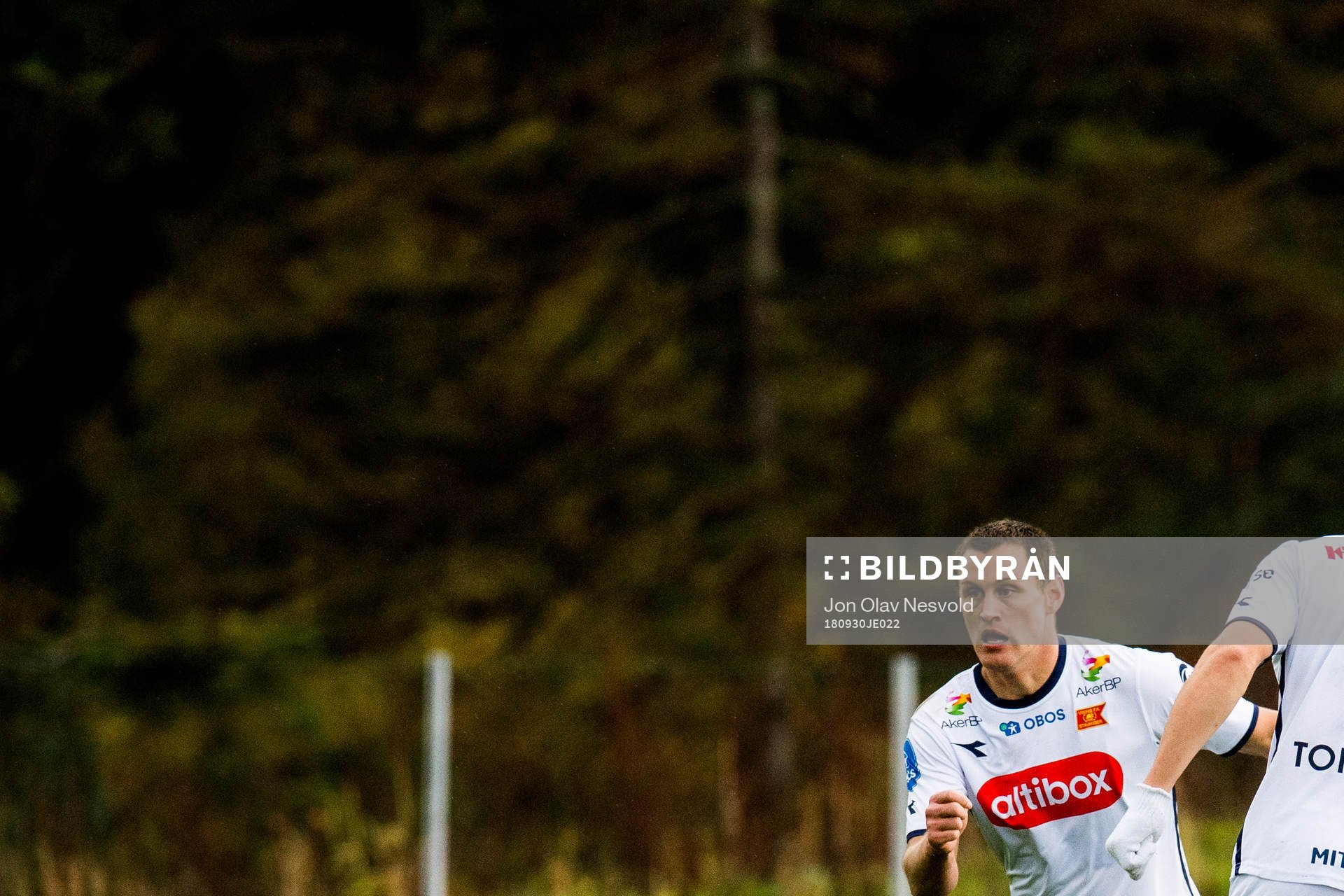 Tommy Høiland of Viking celebrates the 2-1 goal