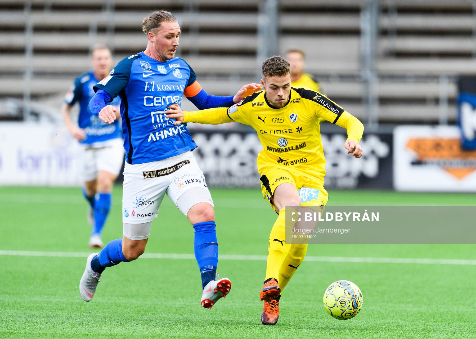 Halmstads Gabriel Gudmundsson och Norrbys Marcus Översjö
