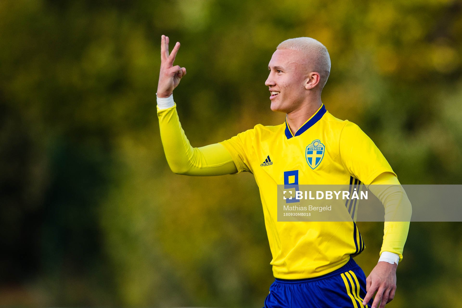 Sveriges Karl Landsten jublar efter att han gjort 5-0-målet under EM-kvalmatchen  i fotboll mellan Sverige - Lichtenstein den 30 september 2018 i Uddevalla.
