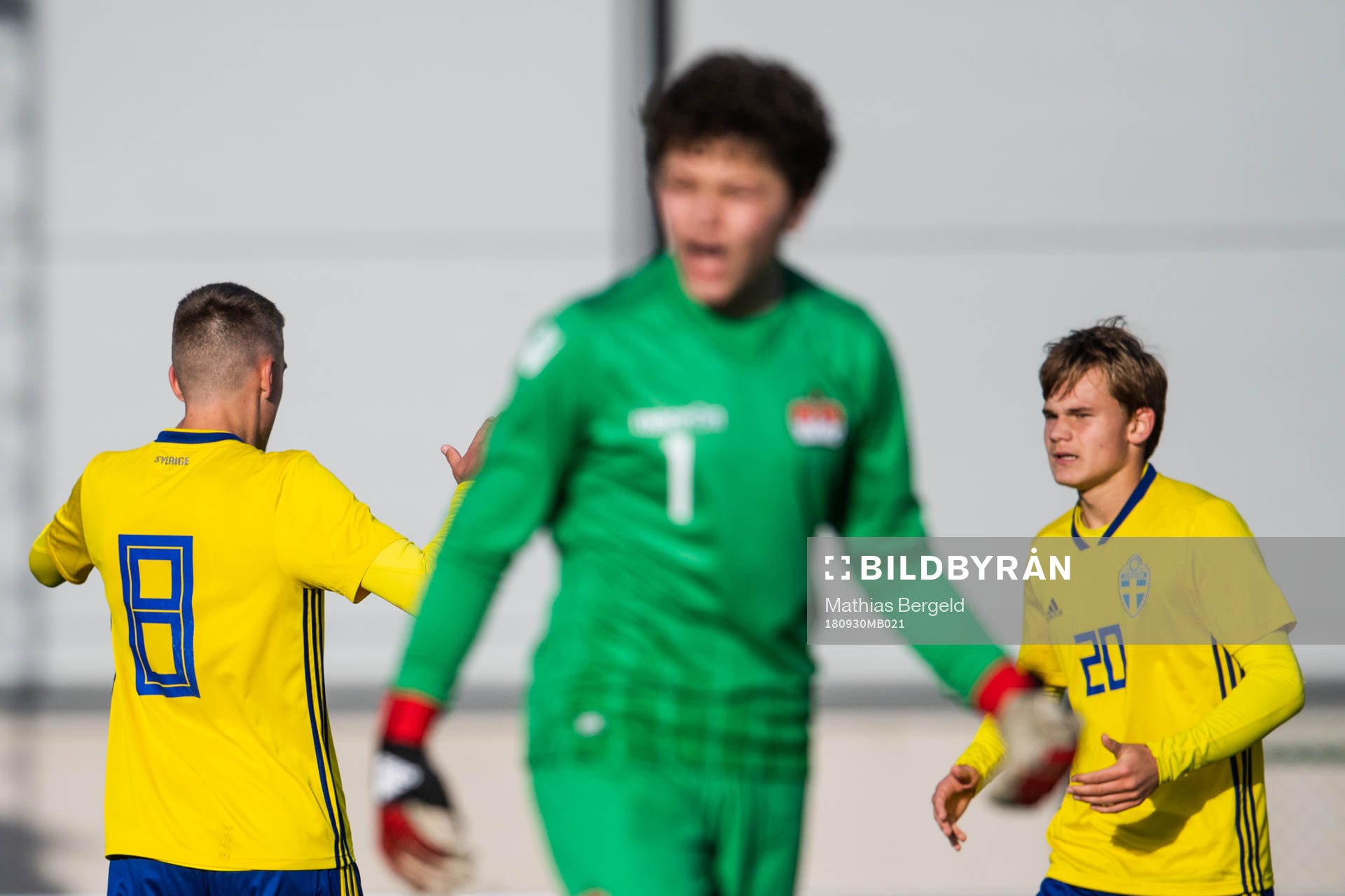 Sveriges Tim Prica och Oscar Uddenäs jublar