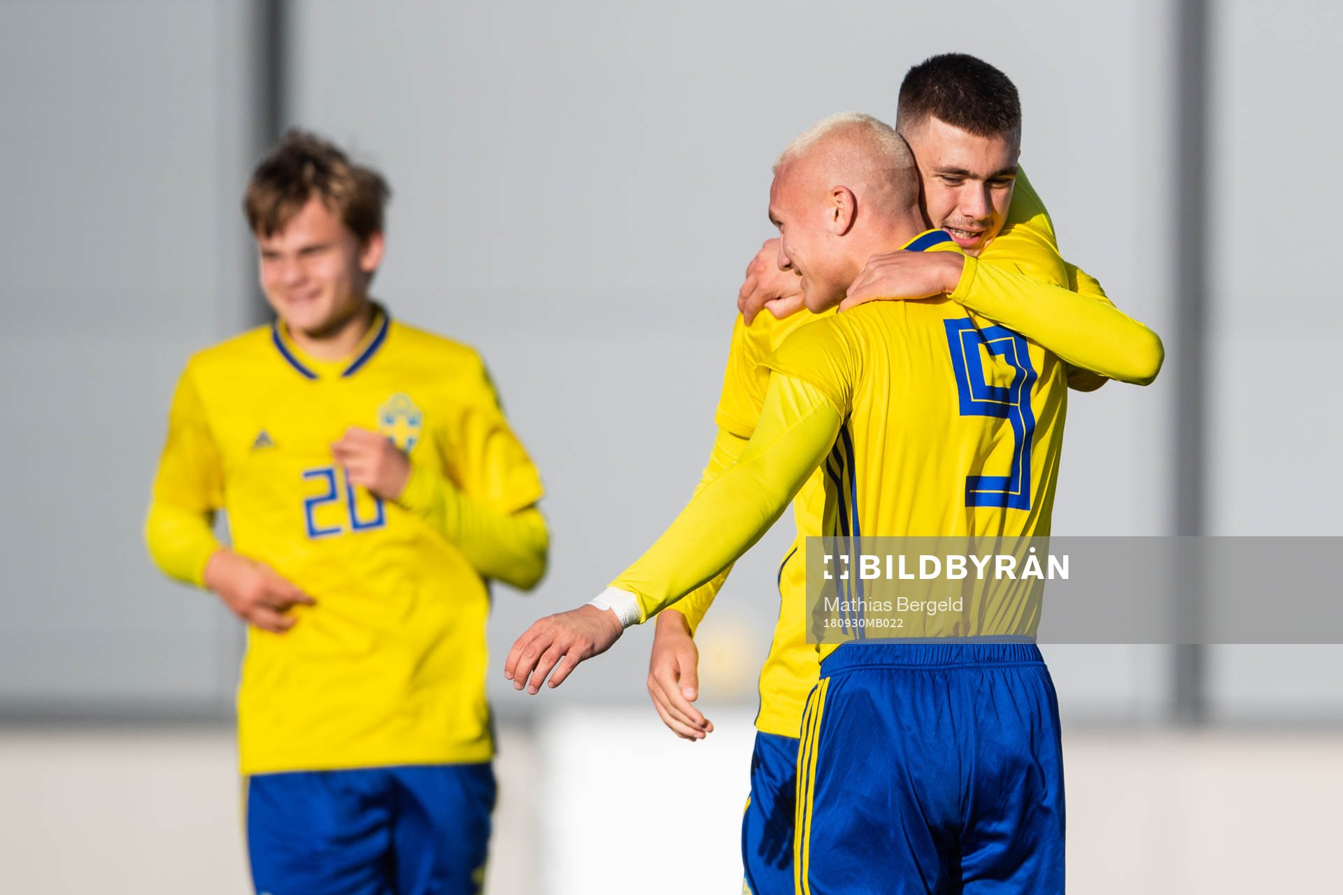 Sveriges Karl Landsten jublar med Tim Prica efter att han gjort 3-0-målet under EM-kvalmatchen i fotboll mellan Sverige - Lichtenstein den 30 september 2018 i Uddevalla.