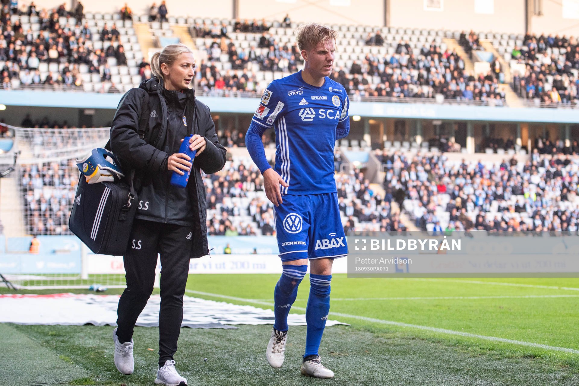Sundsvalls Eric Björkander lämnar planen