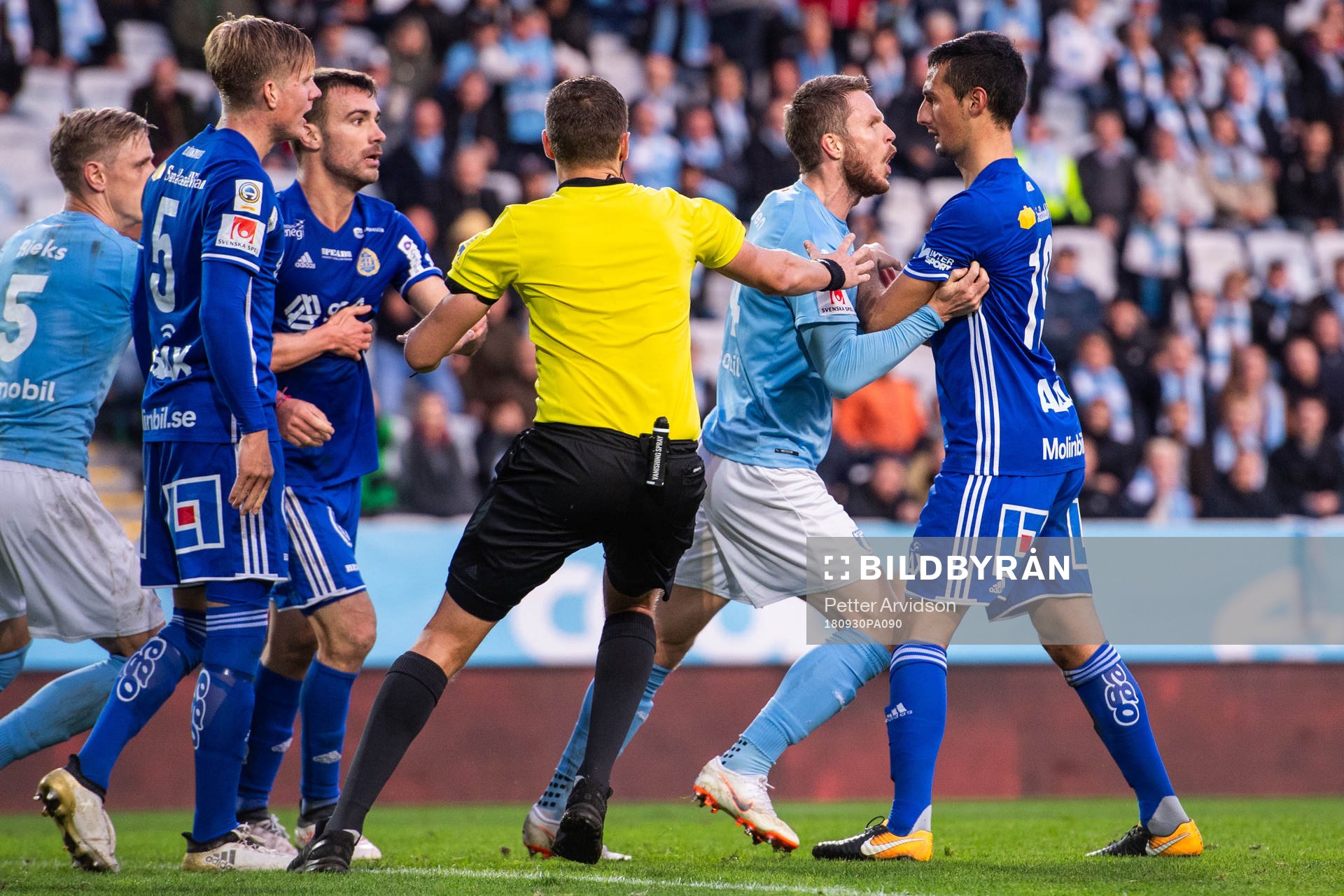 Malmö FFs Lasse Nielsen i bråk med Sundsvalls Pol Moreno