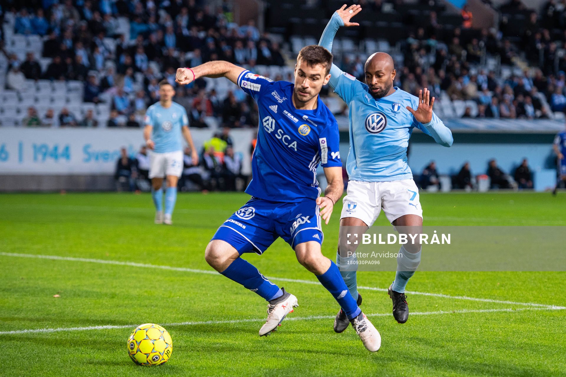 Sundsvalls Carlos Gracia och Malmö FFs Fouad Bachirou