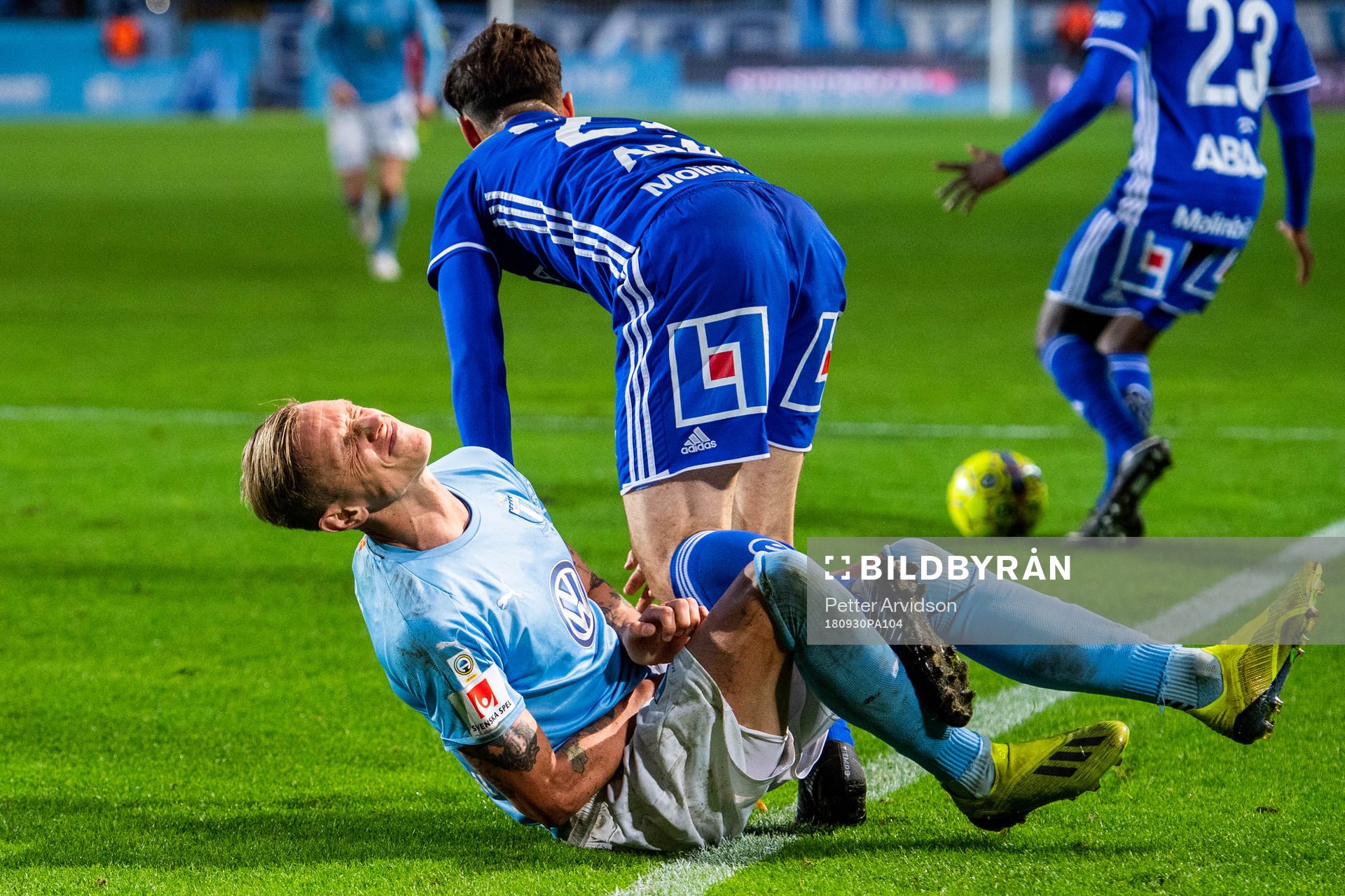 Malmö FFs Mattias Andersson har ont