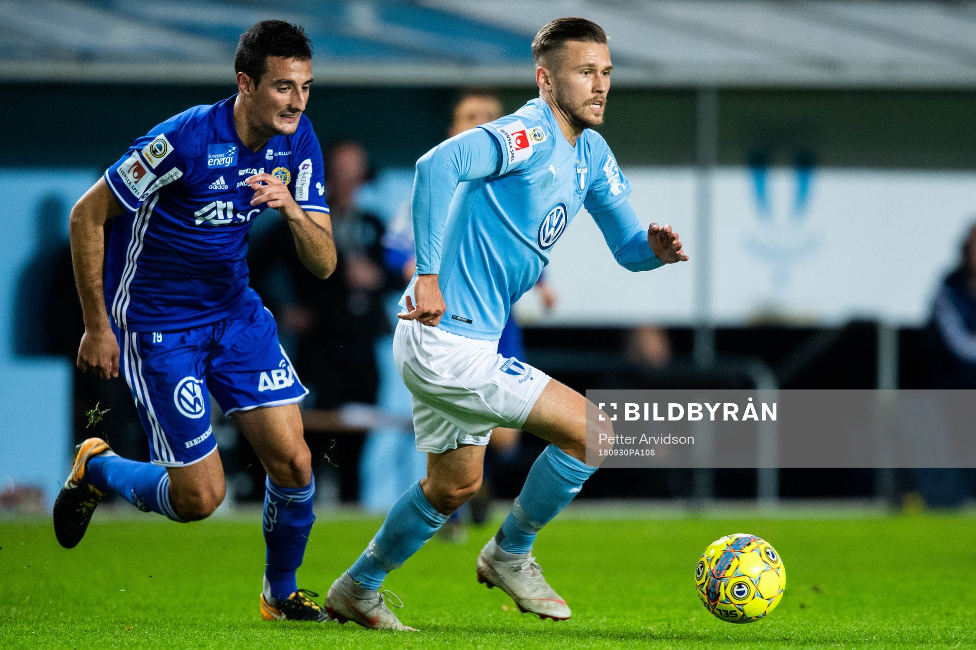 Malmö FFs Arnór Ingvi Traustason och Sundsvalls Pol