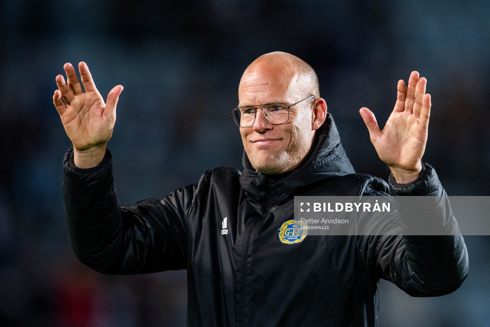 Sundsvalls tränare Joel Cedergren jublar
