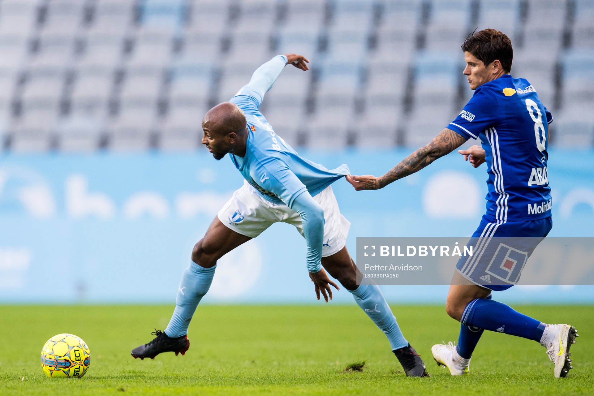 Malmö FFs Fouad Bachirou och Sundsvalls David Batanero