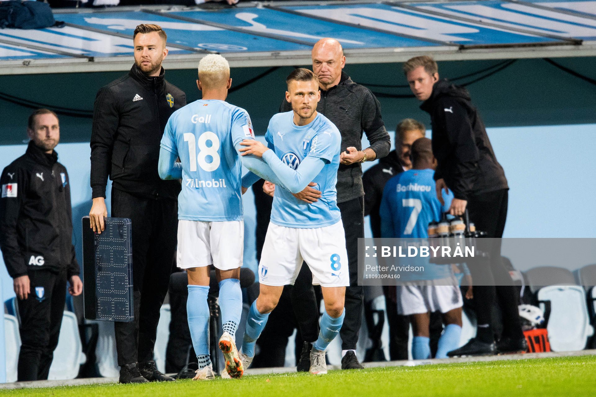 Malmö FFs Arnór Ingvi Traustason byter med Romain Gall