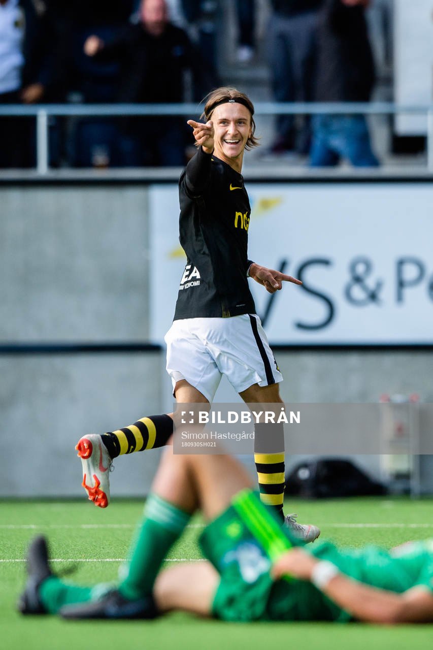 s Kristoffer Olsson jublar