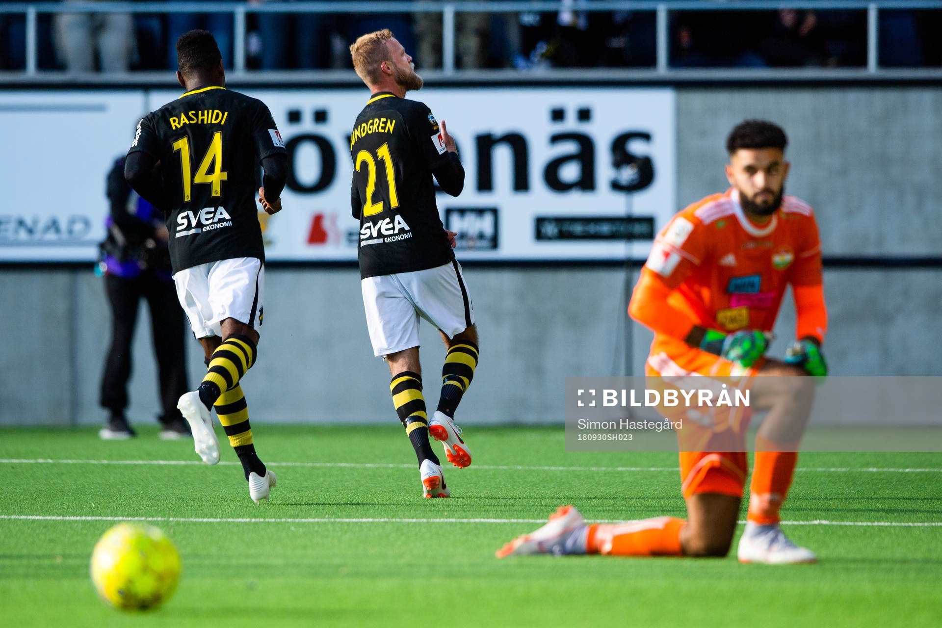 s Daniel Sundgren jublar
