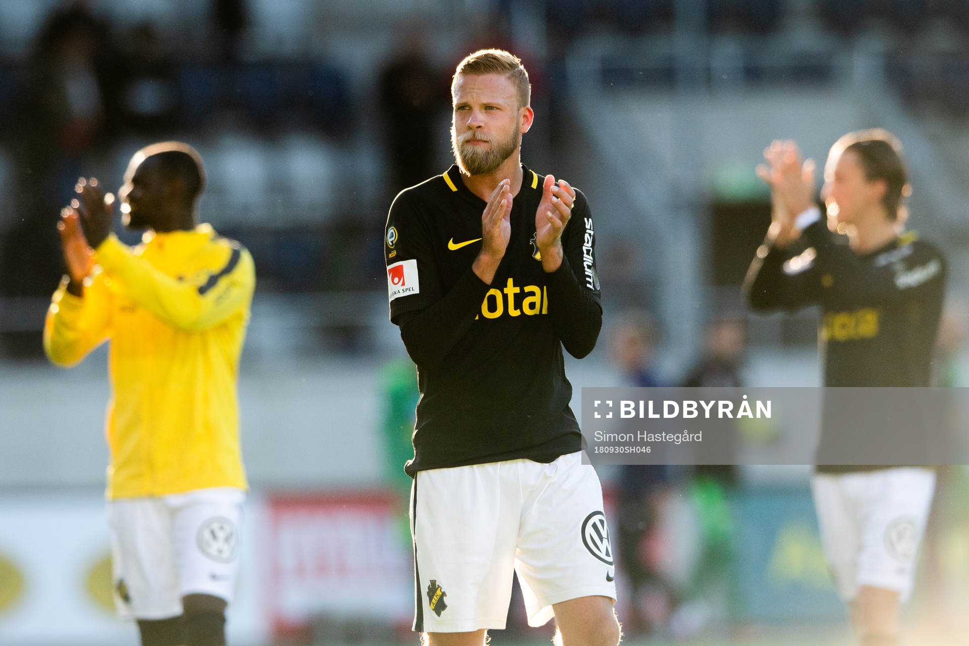 s Daniel Sundgren  jublar
