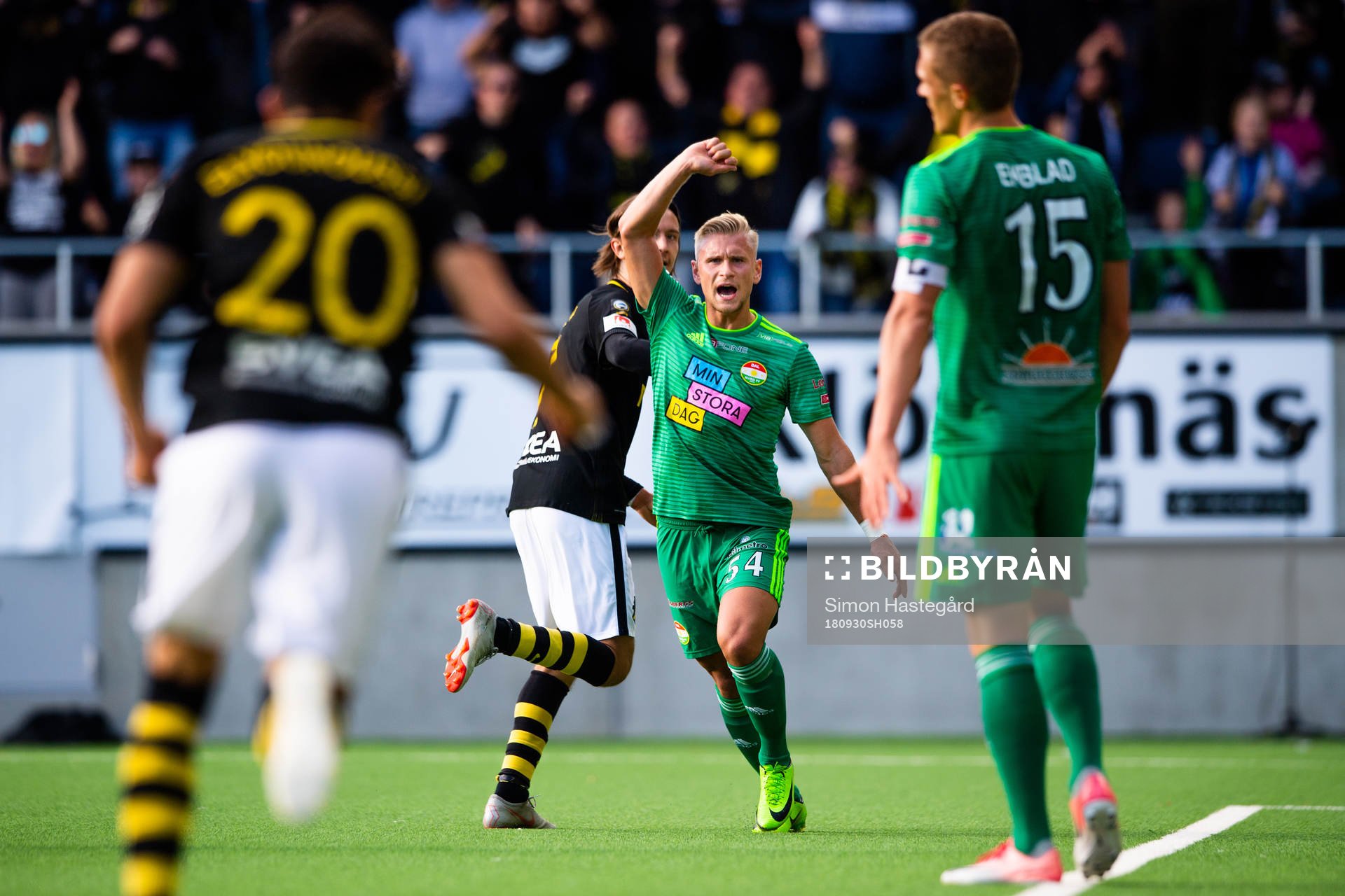 s Kristoffer Olsson jublar