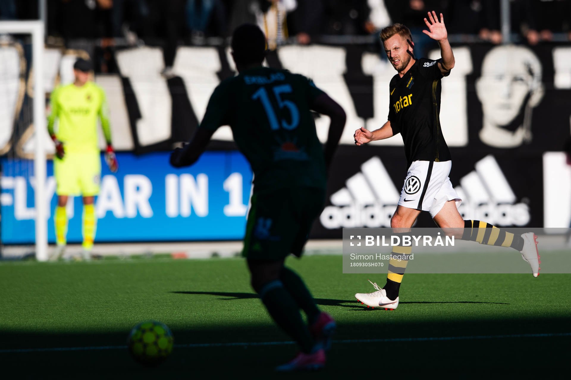 s Sebastian Larsson
