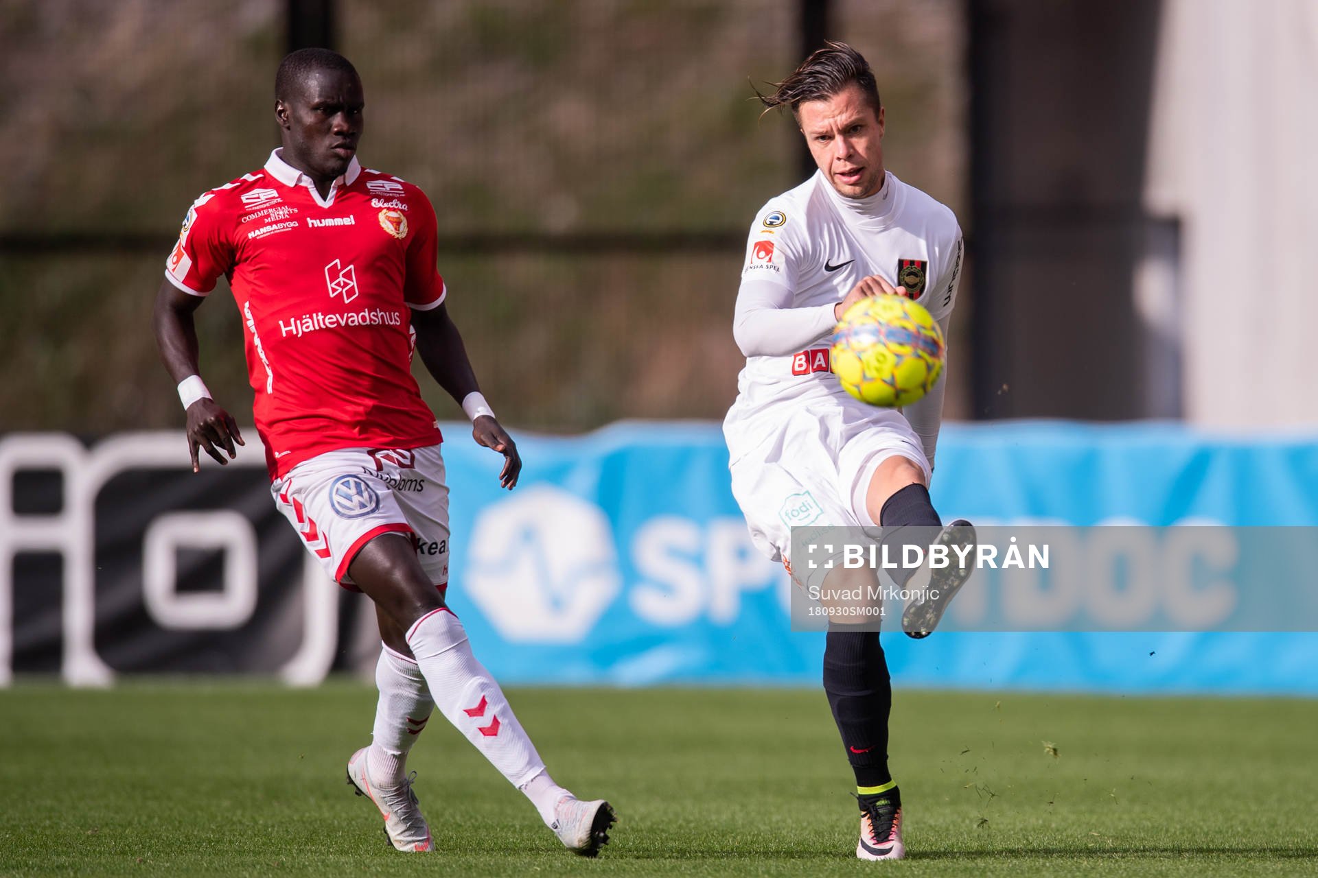 Kalmars Papa Alioune Diouf och Brommapojkarnas Erik Figueroa