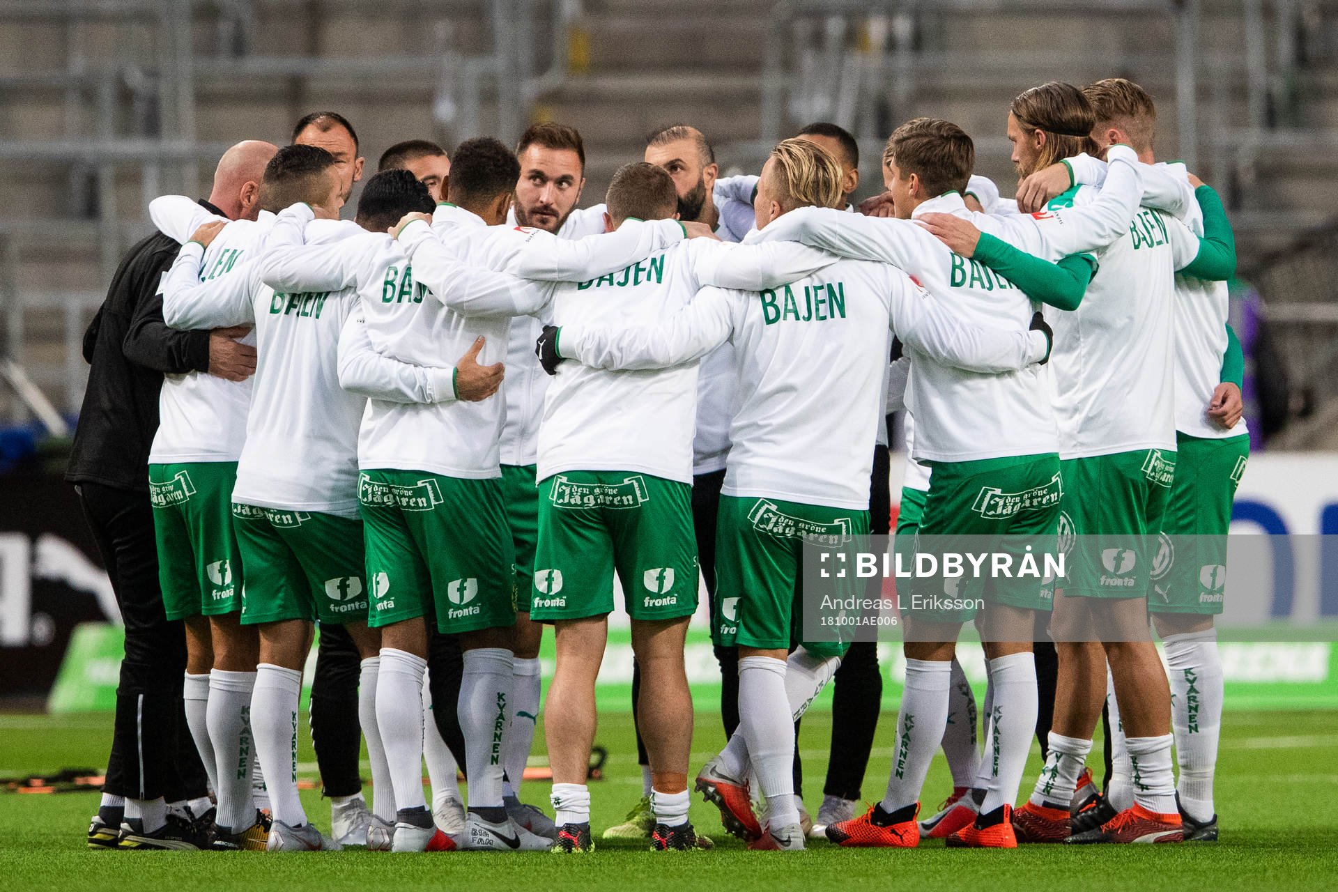 Hammarbys spelare samlas under uppvärmningen inför fotbollsmatchen i Allsvenskan mellan Hammarby och IFK Göteborg den 1 oktober 2018 i Stockholm.