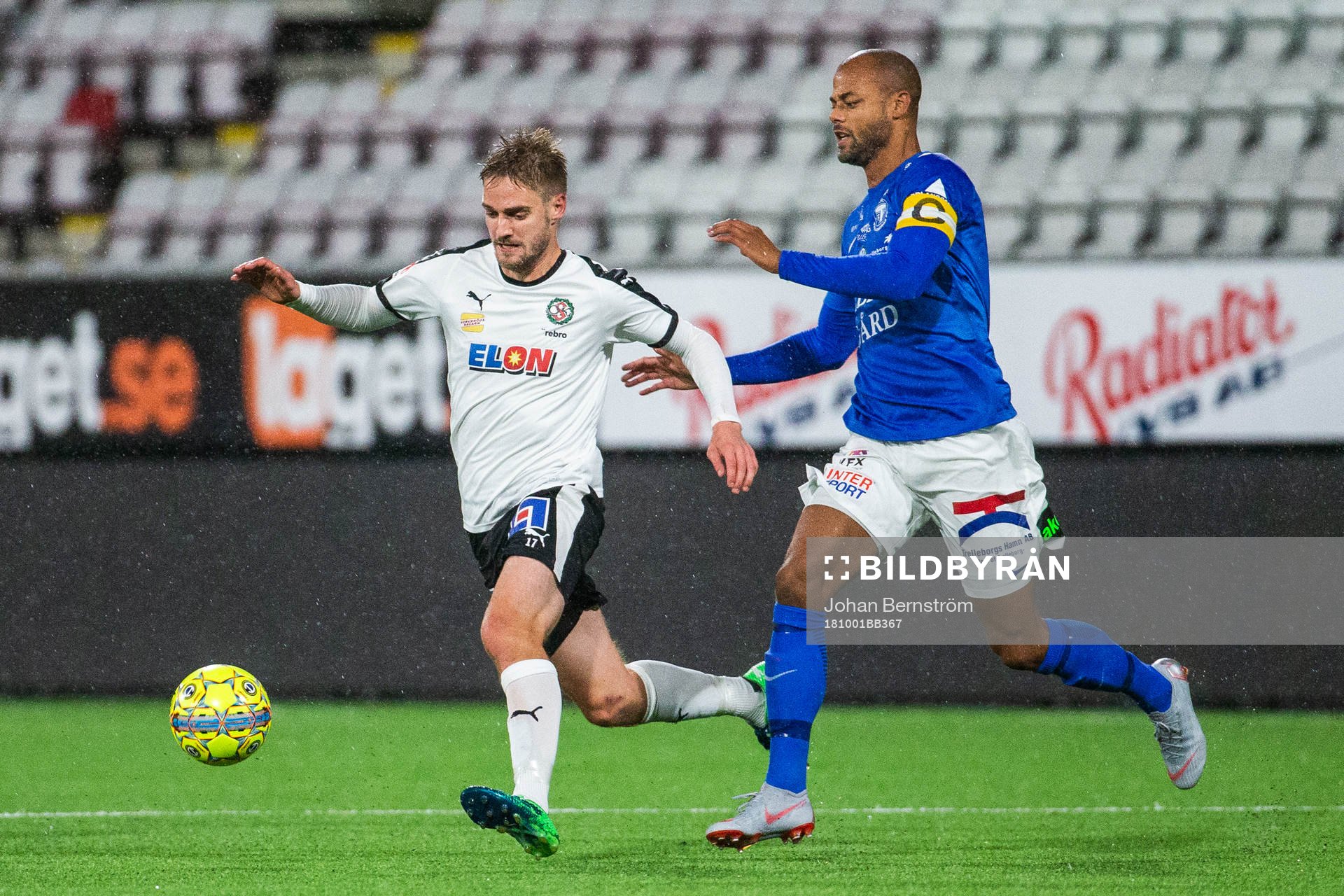 Örebros Johan Mårtensson och Trelleborgs Salif Camara