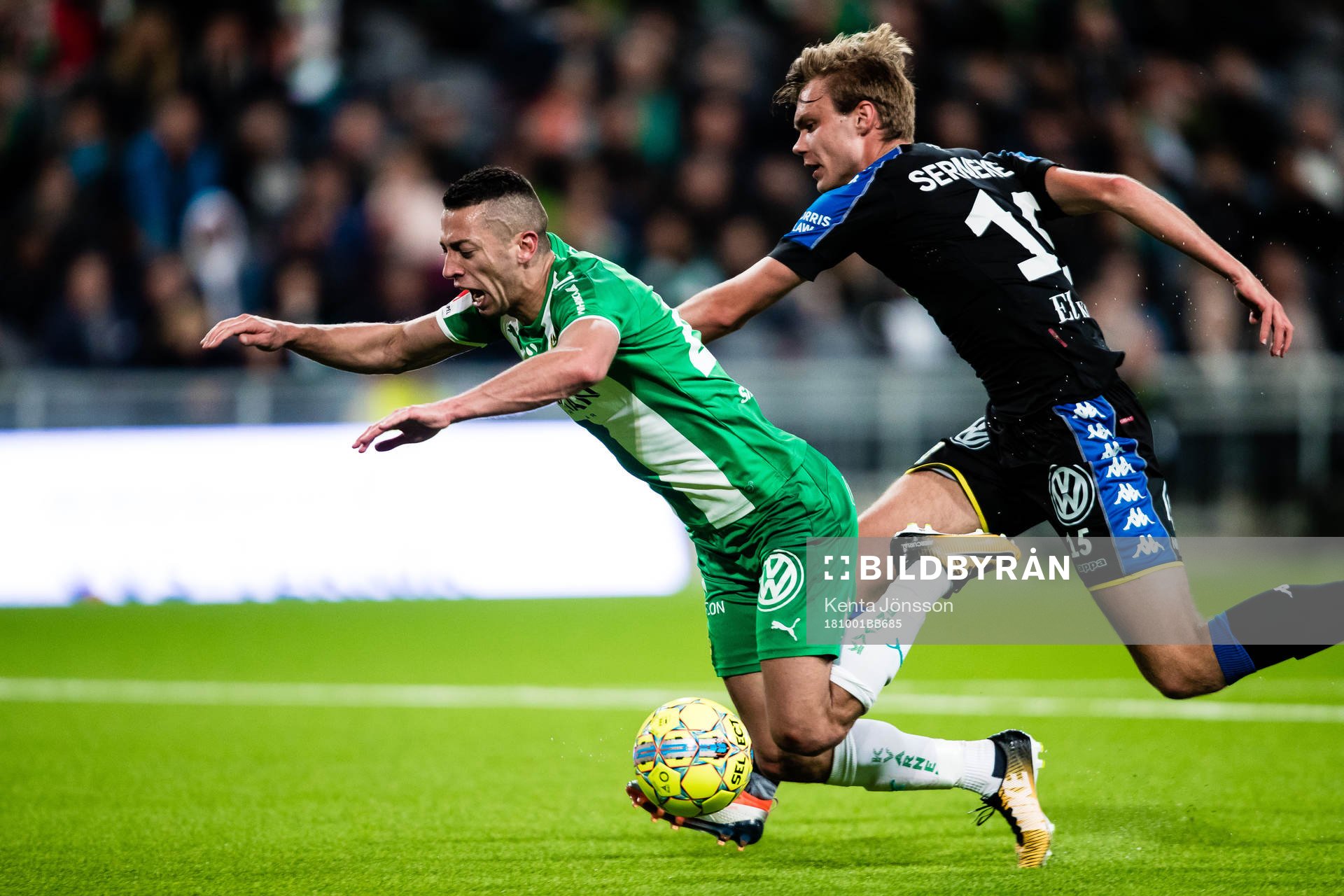Hammarbys Nikola Djurdjic fälls av IFK Göteborgs Marcus