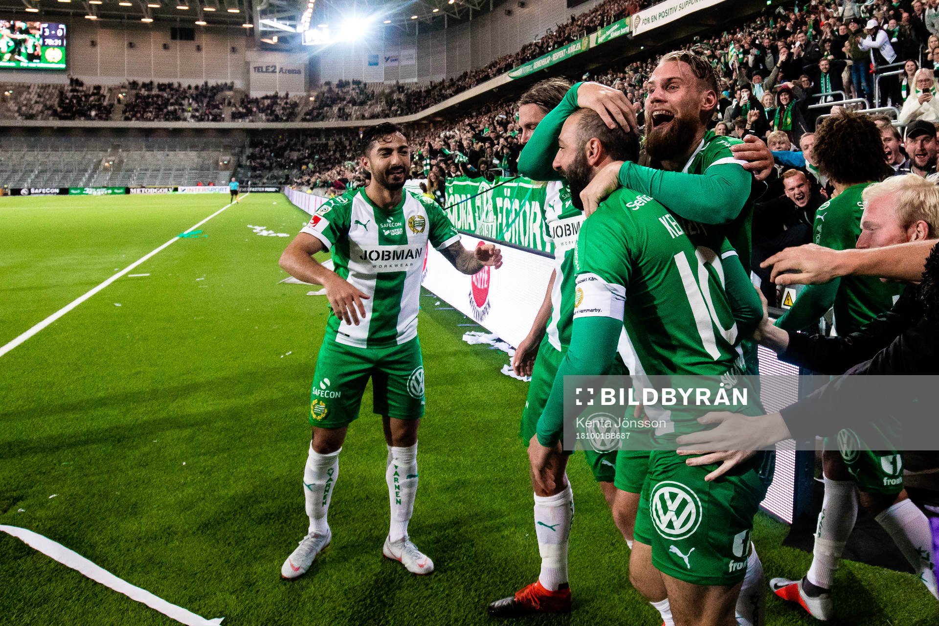 Hammarbys Kennedy Bakircioglu jublar med David Fällman och