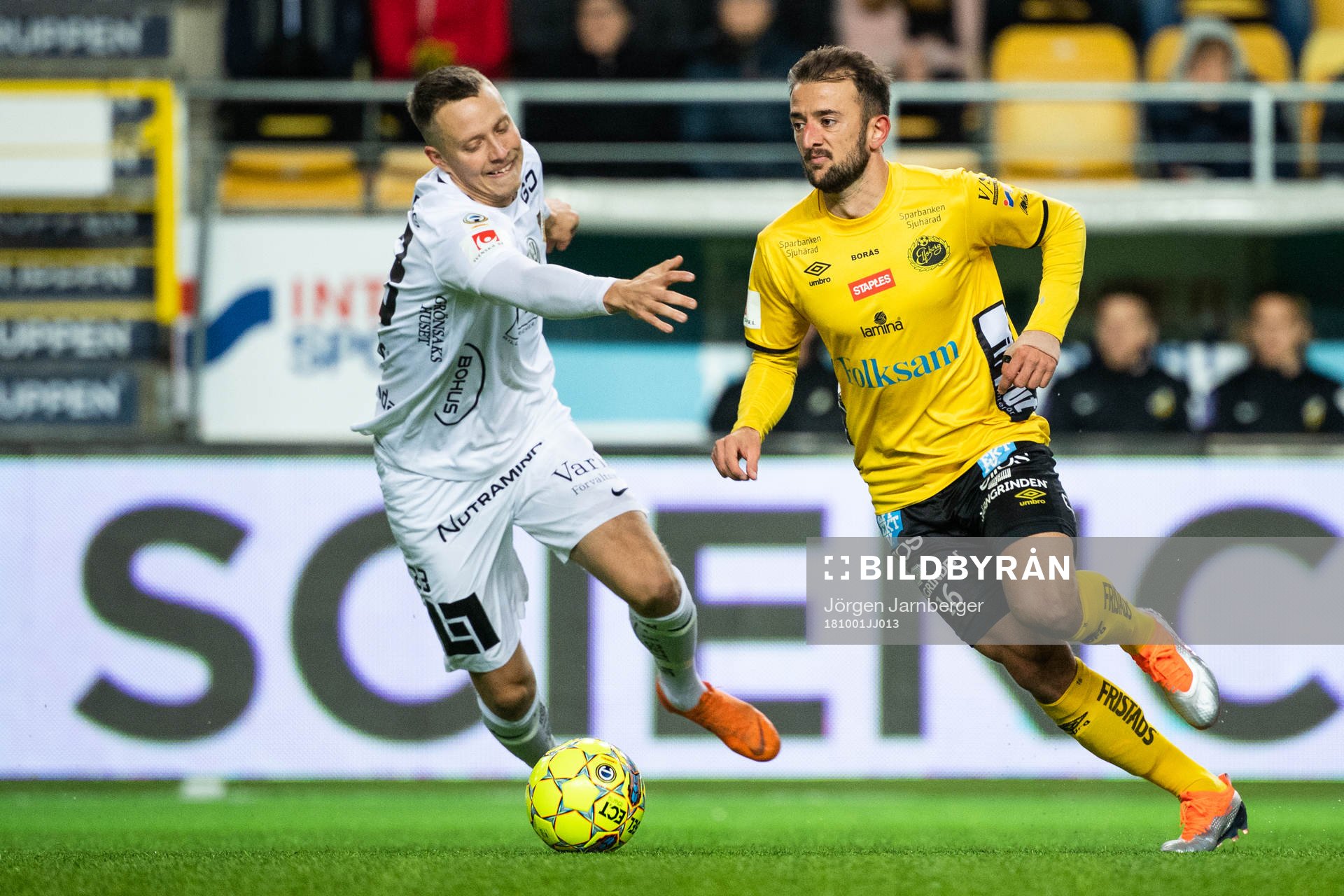 Häckens Viktor Lundberg och Elfsborgs Robert Gojani