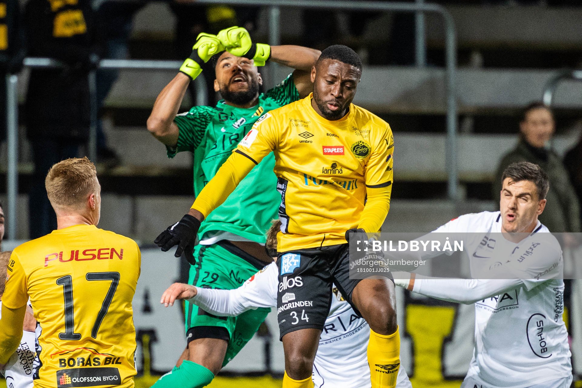 Häckens Jonathan Ursin Rasheed och Elfsborgs Chinedu Obasi