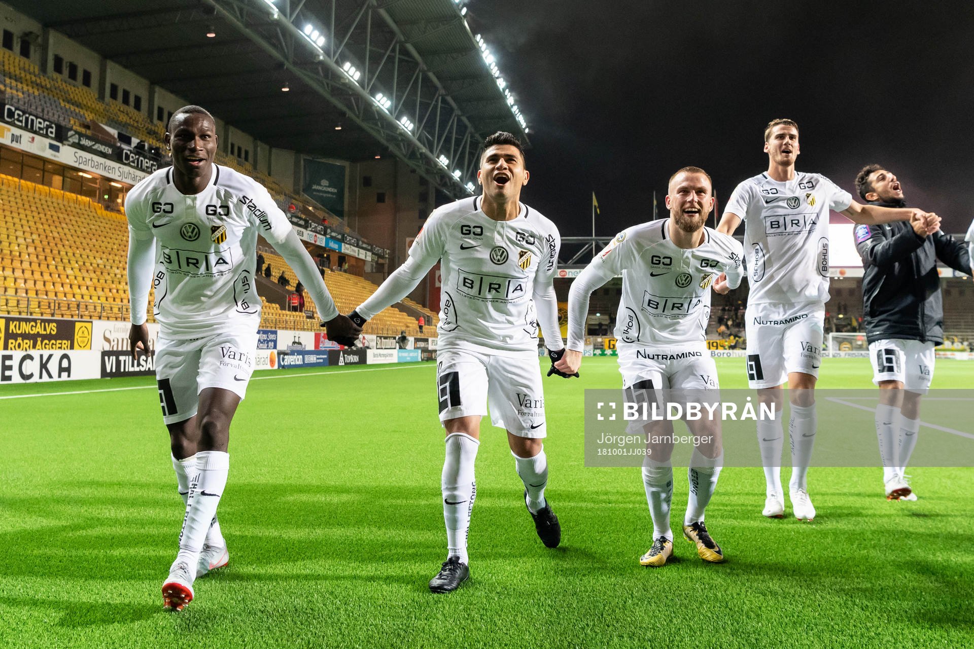 Häckens Elohor Ekpolo, Paulinho, Alexander Faltsetas och Johan Hammar jublar eftet fotbollsmatchen i Allsvenskan mellan Elfsborg och Häcken den 1 oktober 2018 i Borås.