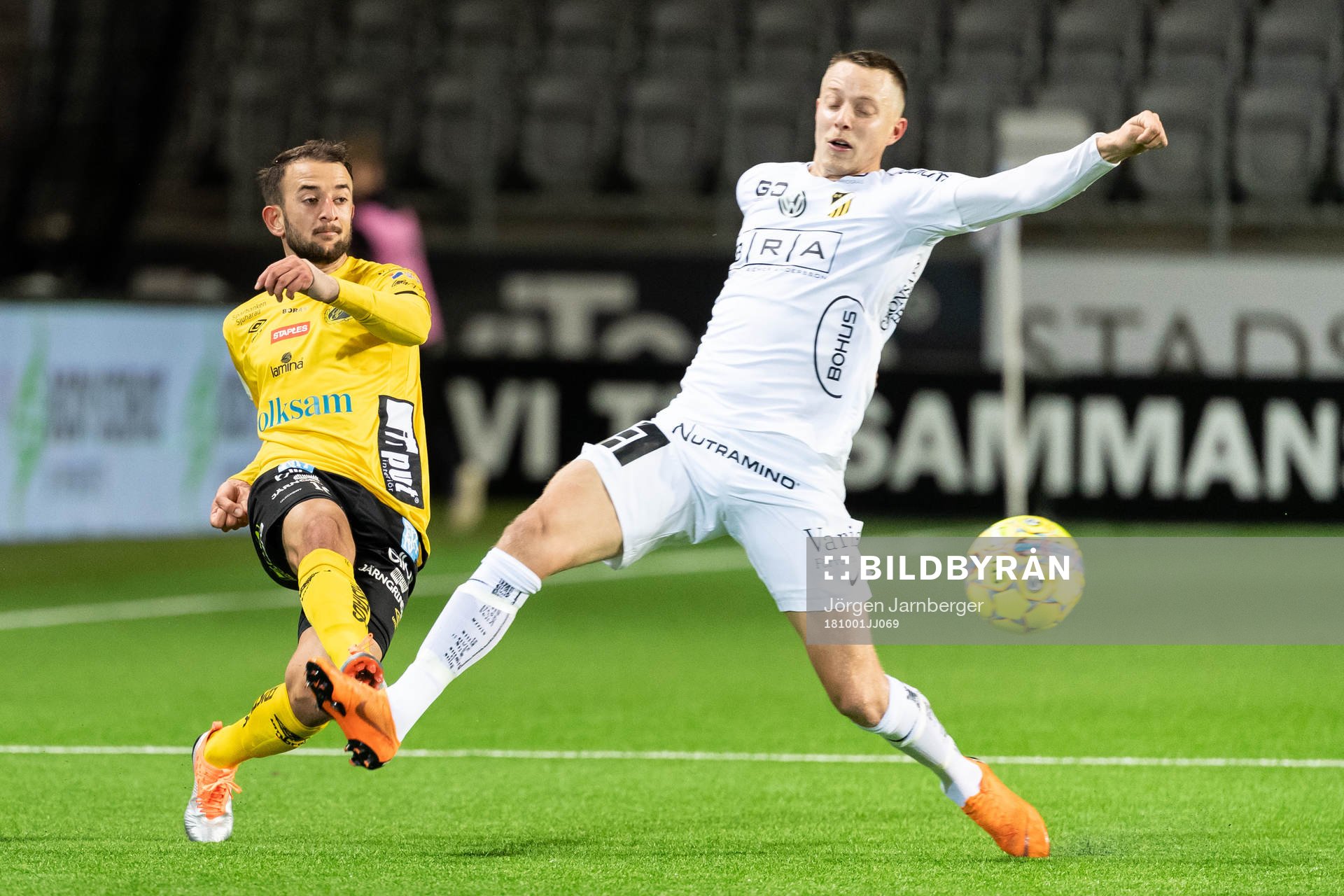 Elfsborgs Robert Gojani och Häckens Viktor Lundberg