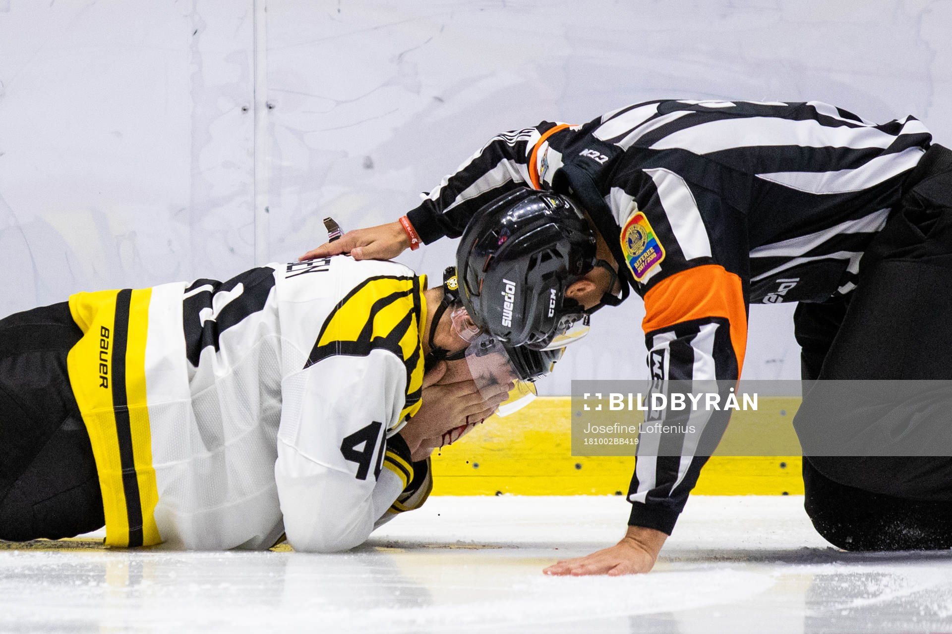 Brynäs Jesper Jensen ligger ner skadad
