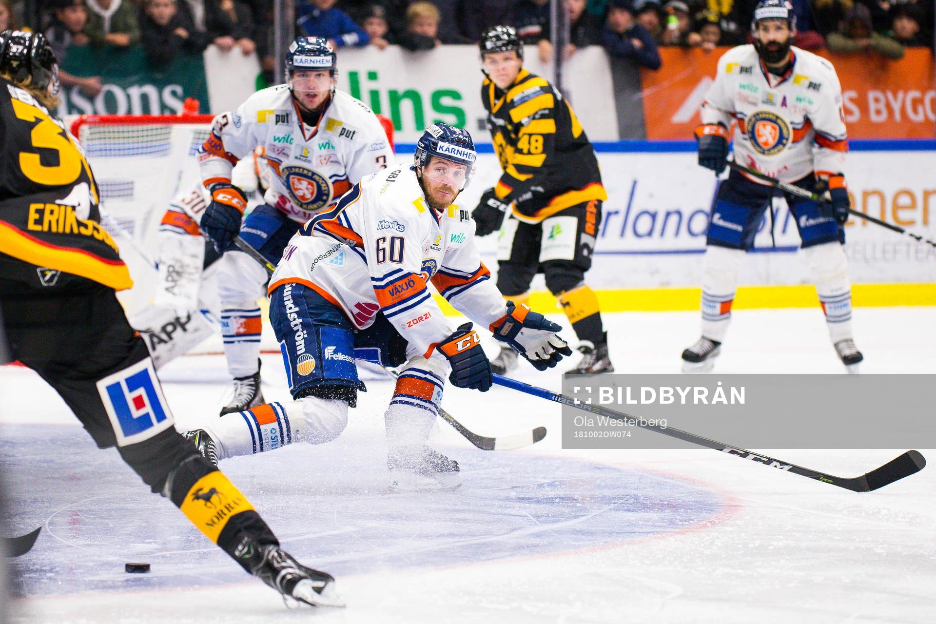 Växjös Erik Josefsson täcker skott
