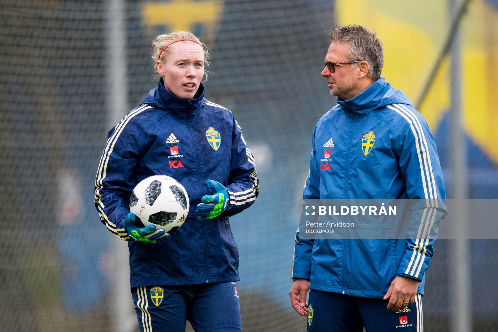 målvakt Hedvig Lindahl och målvaktstränare Tomas