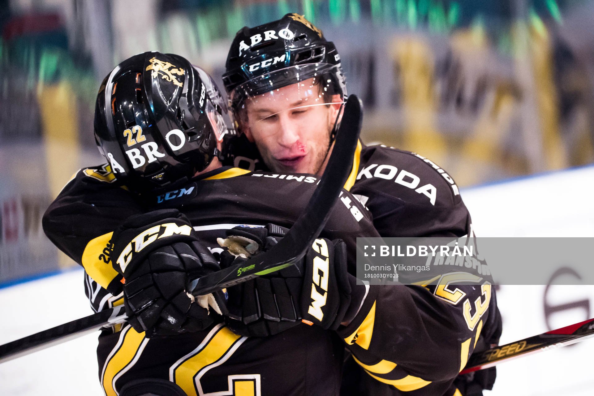 s Andreas Hjelm och Fredric Weigel jublar