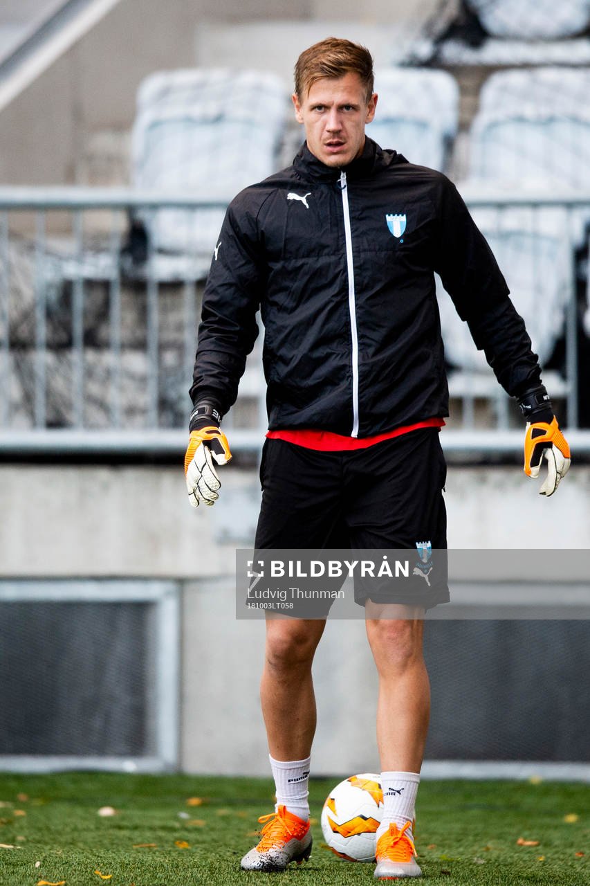 Goalkeeper Johan Dahlin of Malmö FF