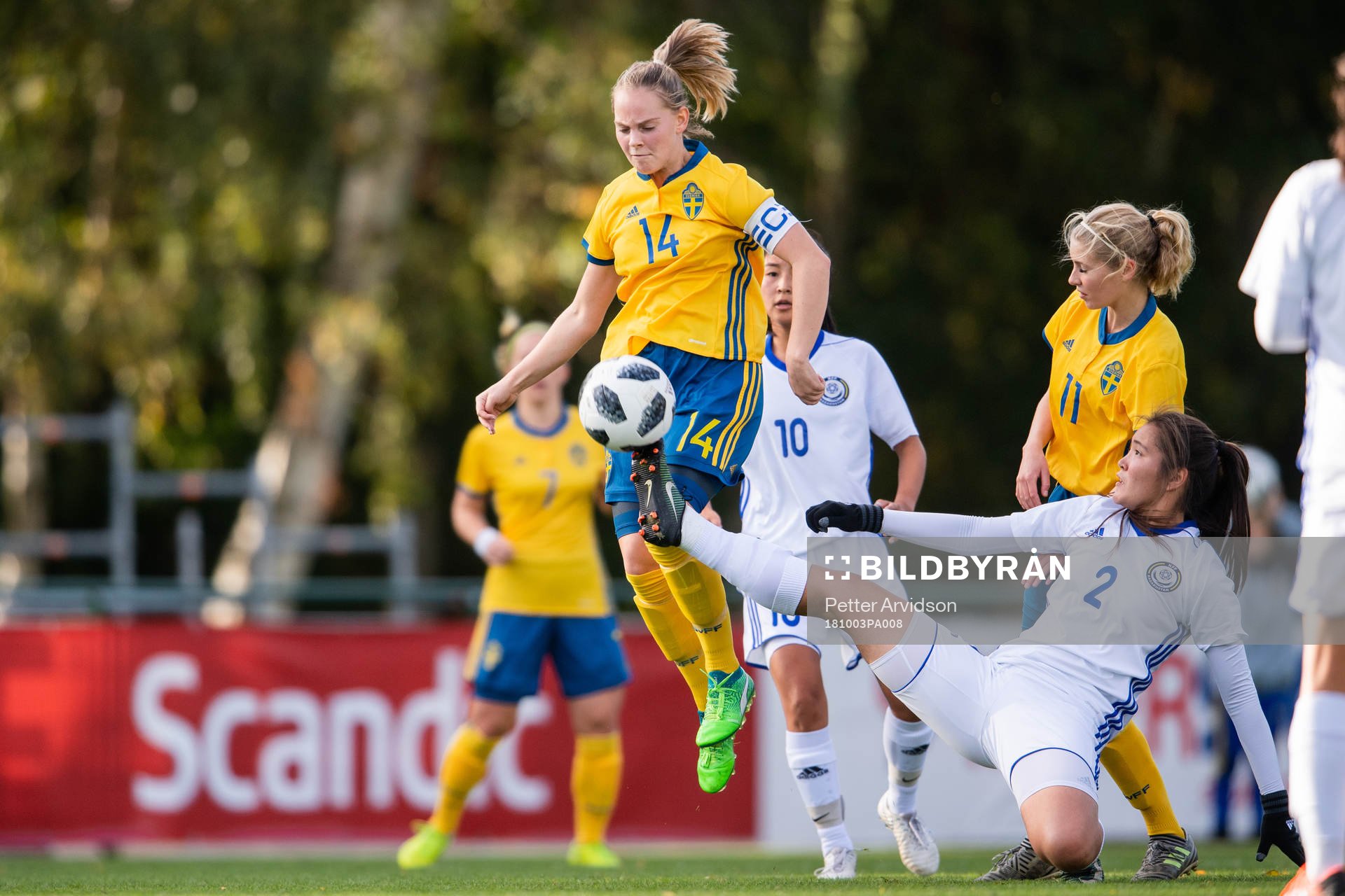 Sveriges Agnes Nyberg och Kazakstans Aidana Zhautikova