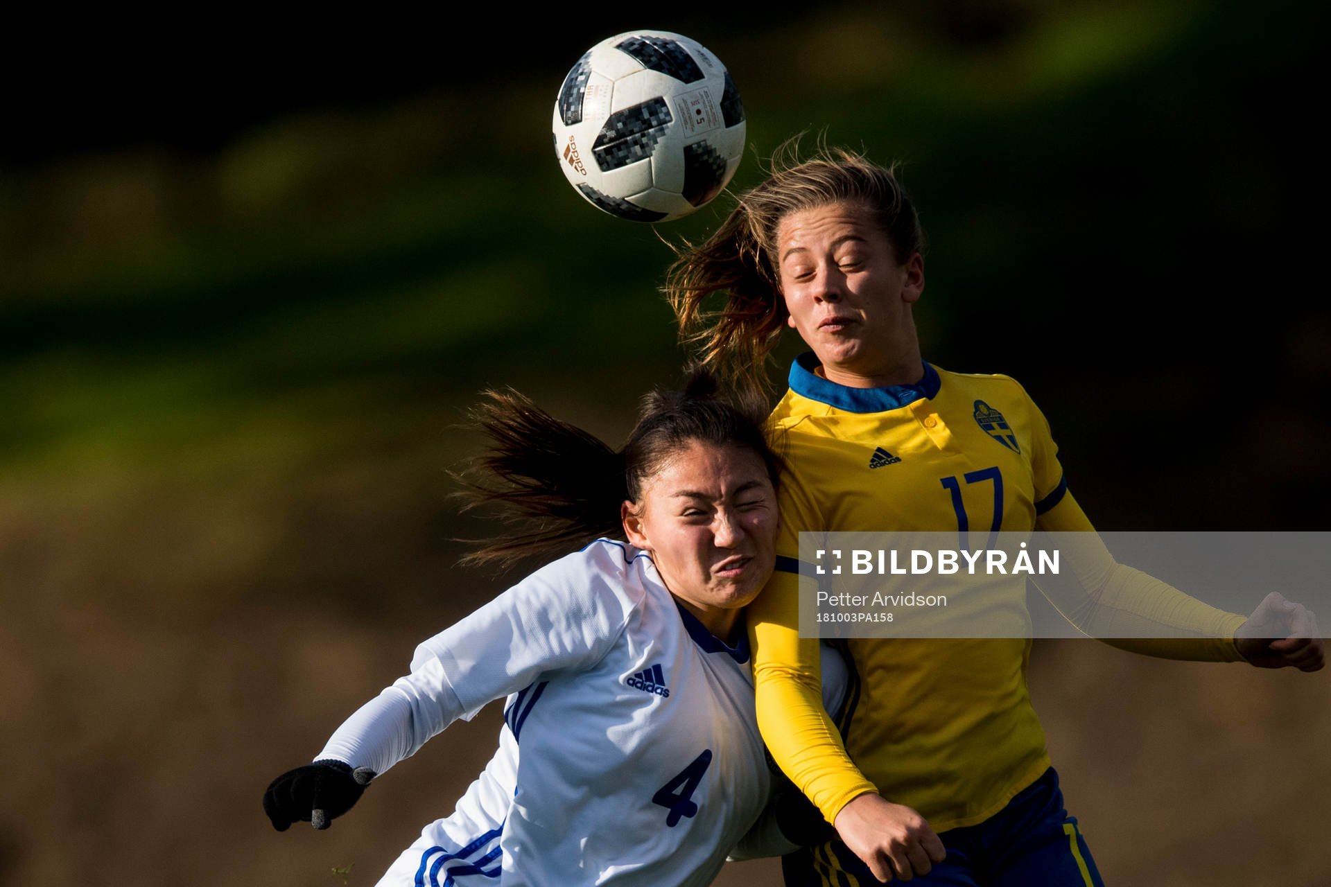 Sveriges Cornelia Kapocs och Kazakstans Aisha Sadykova