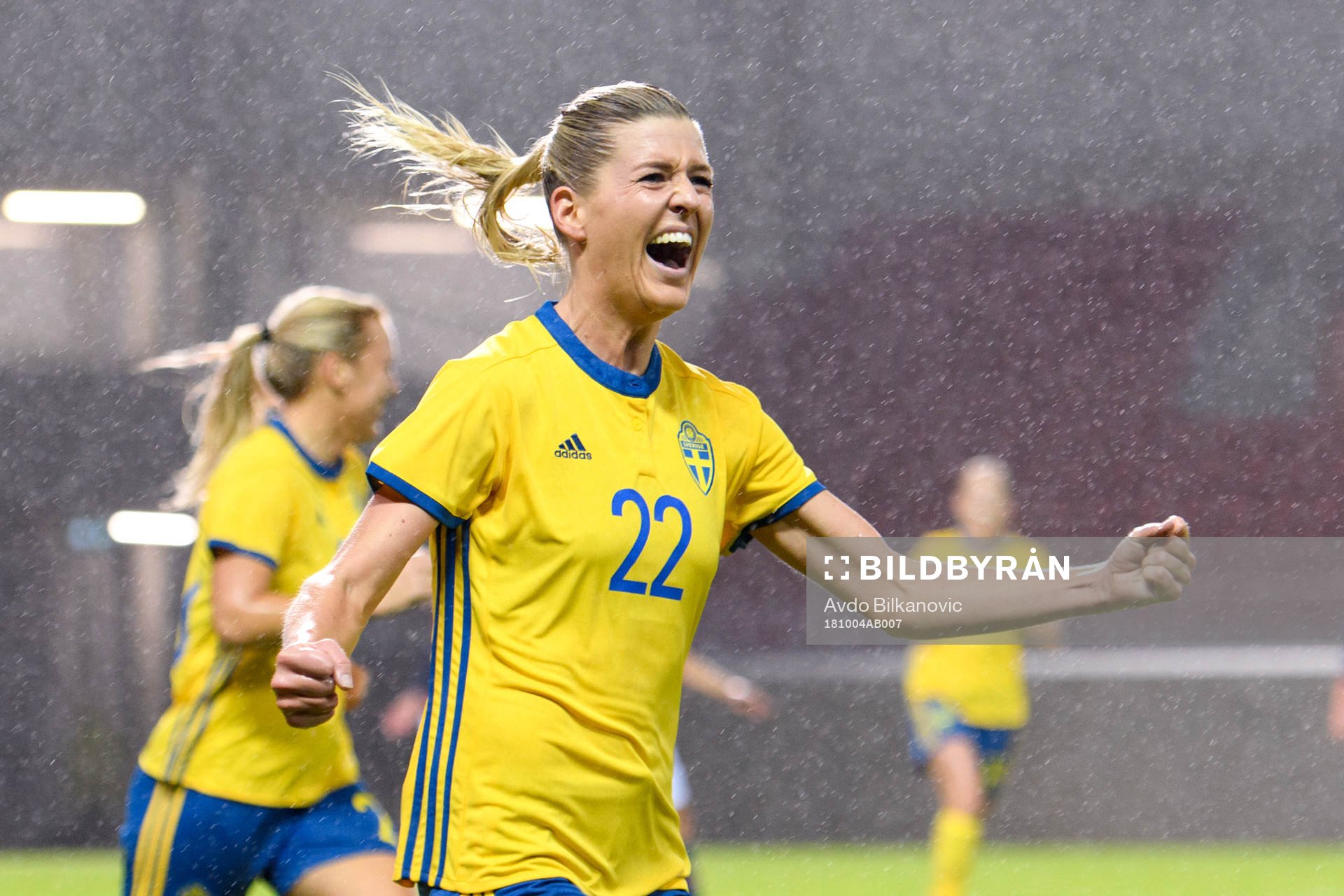 Sveriges Olivia Schough jublar