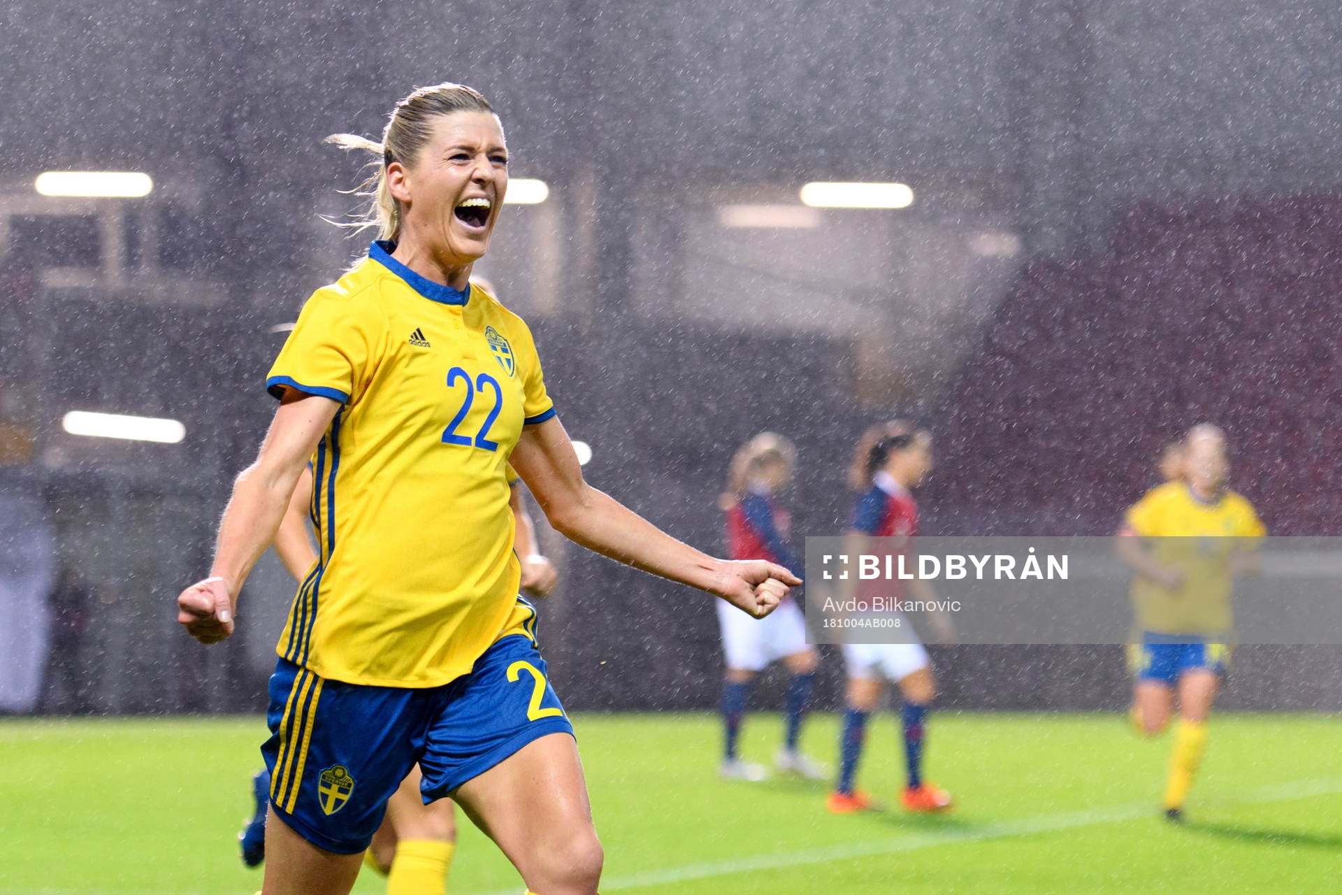 Sveriges Olivia Schough jublar
