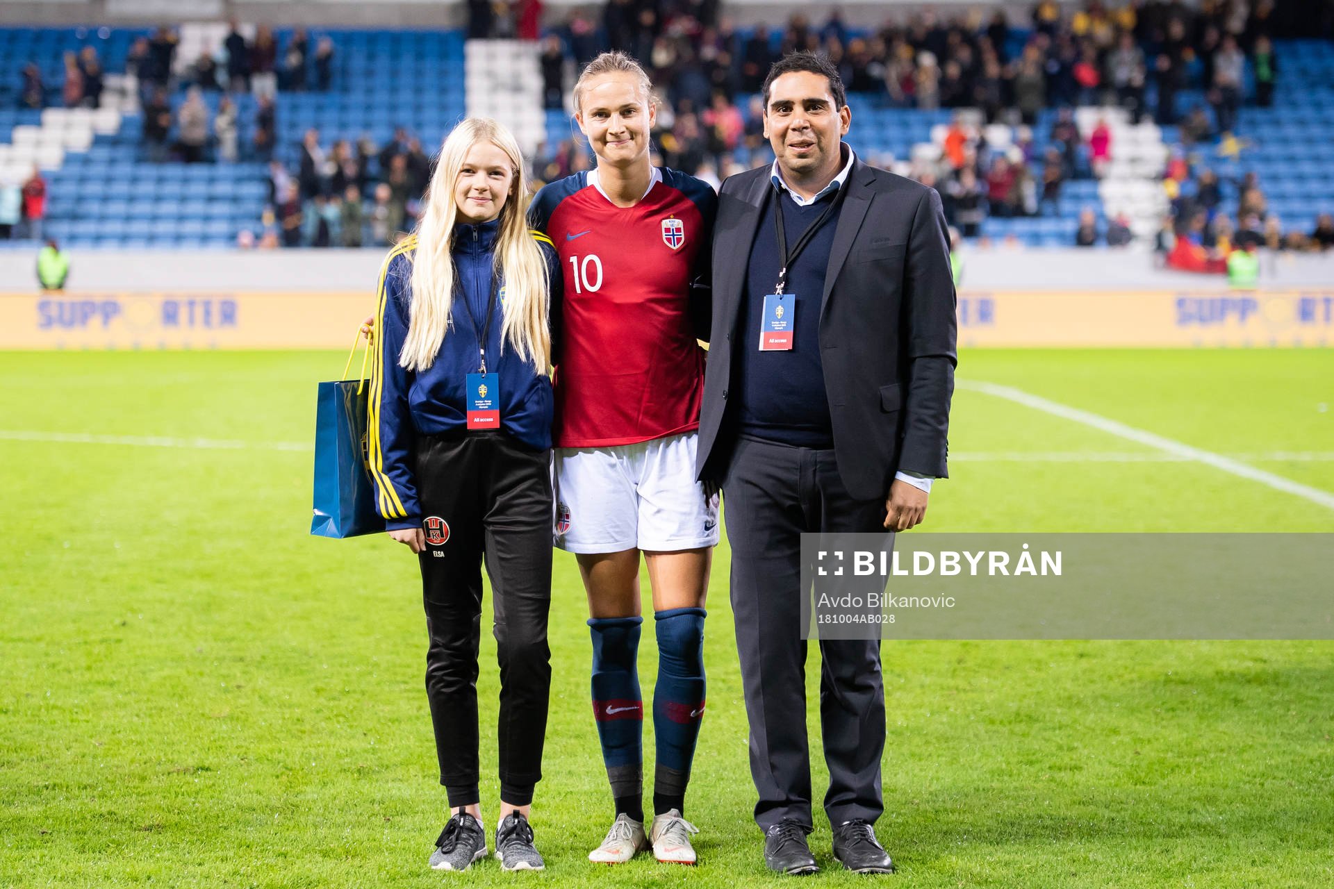 Daniel Malmberg och Elsa Alfredsson med Norges Caroline