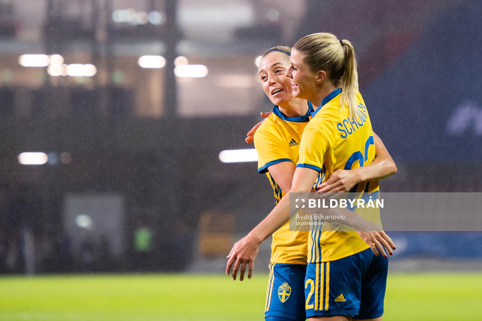 Sveriges Olivia Schough jublar