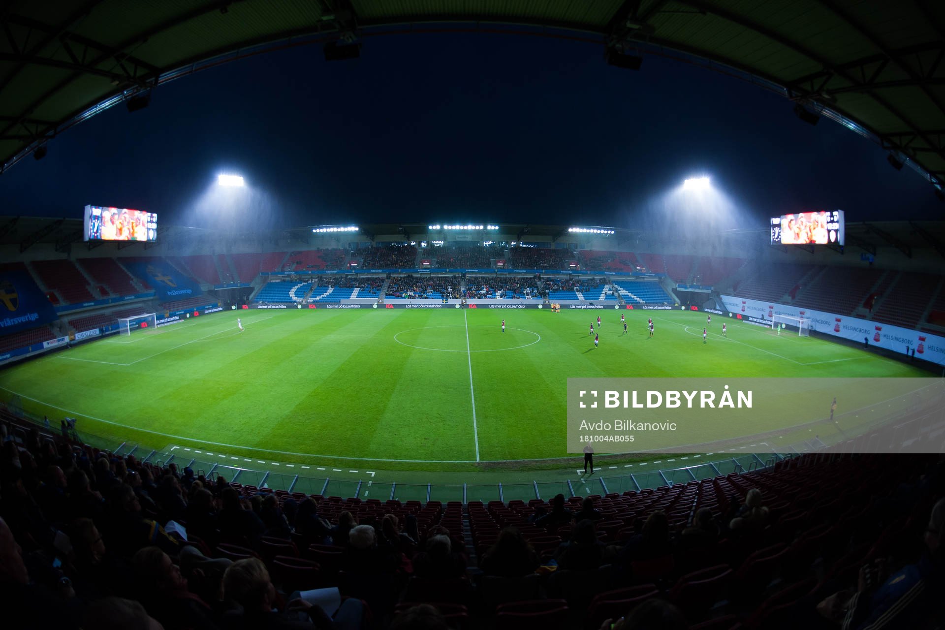 Oväder over Olympia under träningslandskampen i fotboll mellan Sverige och Norge den 4 oktober 2018 i Helsingborg.