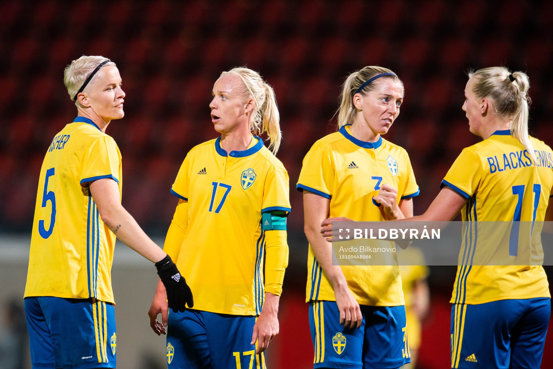 Sveriges Nilla Fischer i samtal med Caroline Seger  samt