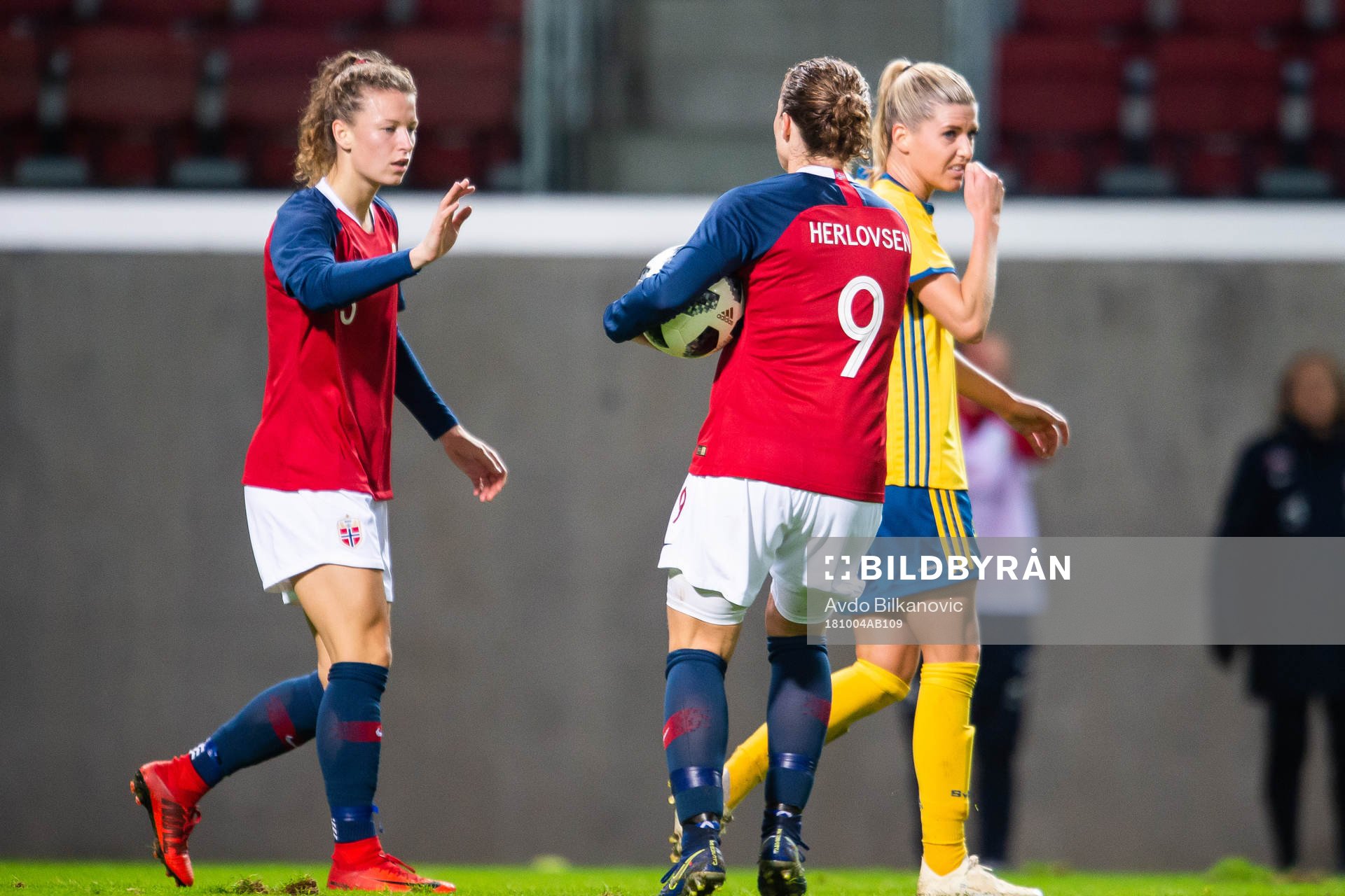 Norges Synne Skinnes Hansen och Isabell Herlovsen jublar