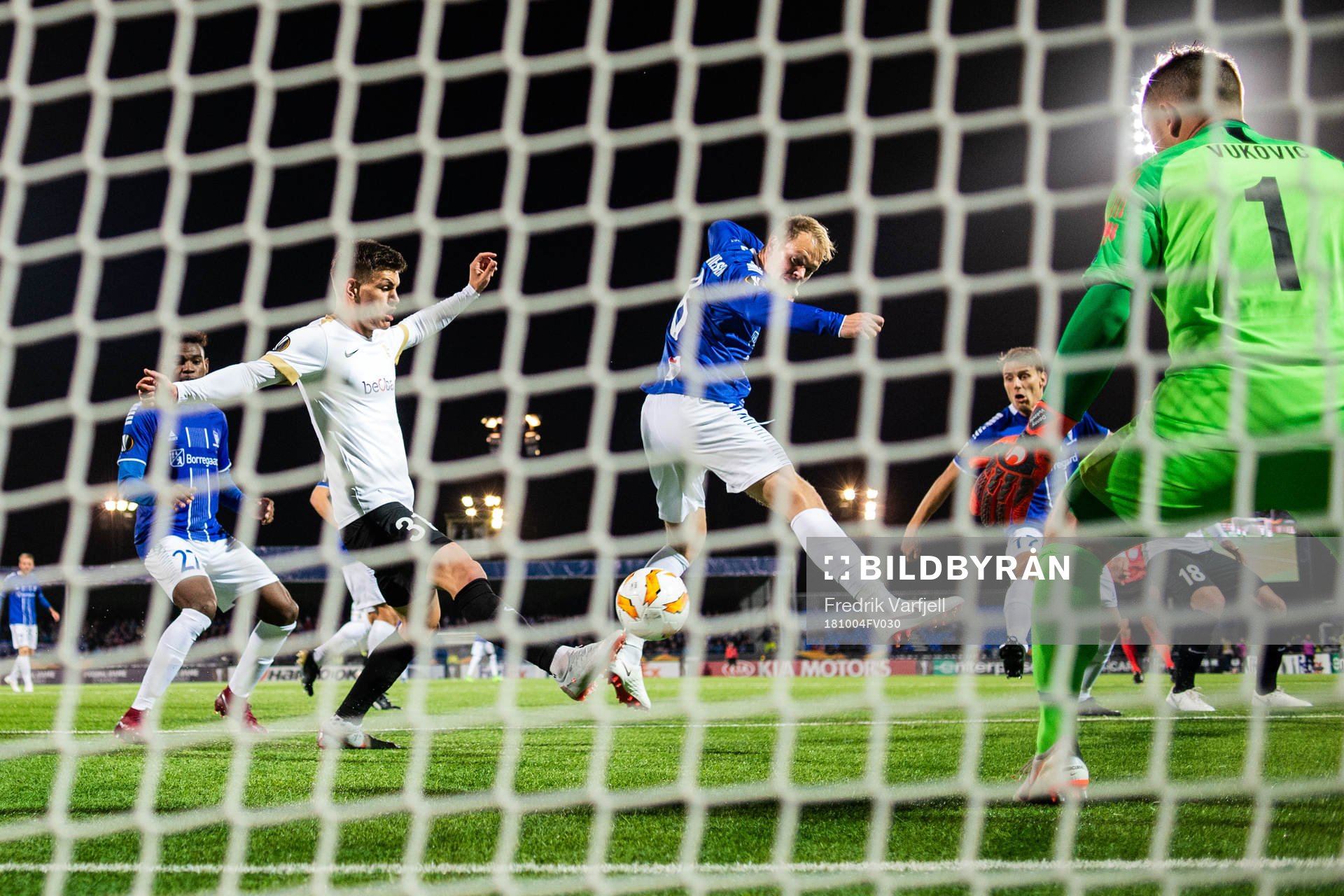 Kristoffer Zachariassen of Sarpsborg 08 scores 2-1