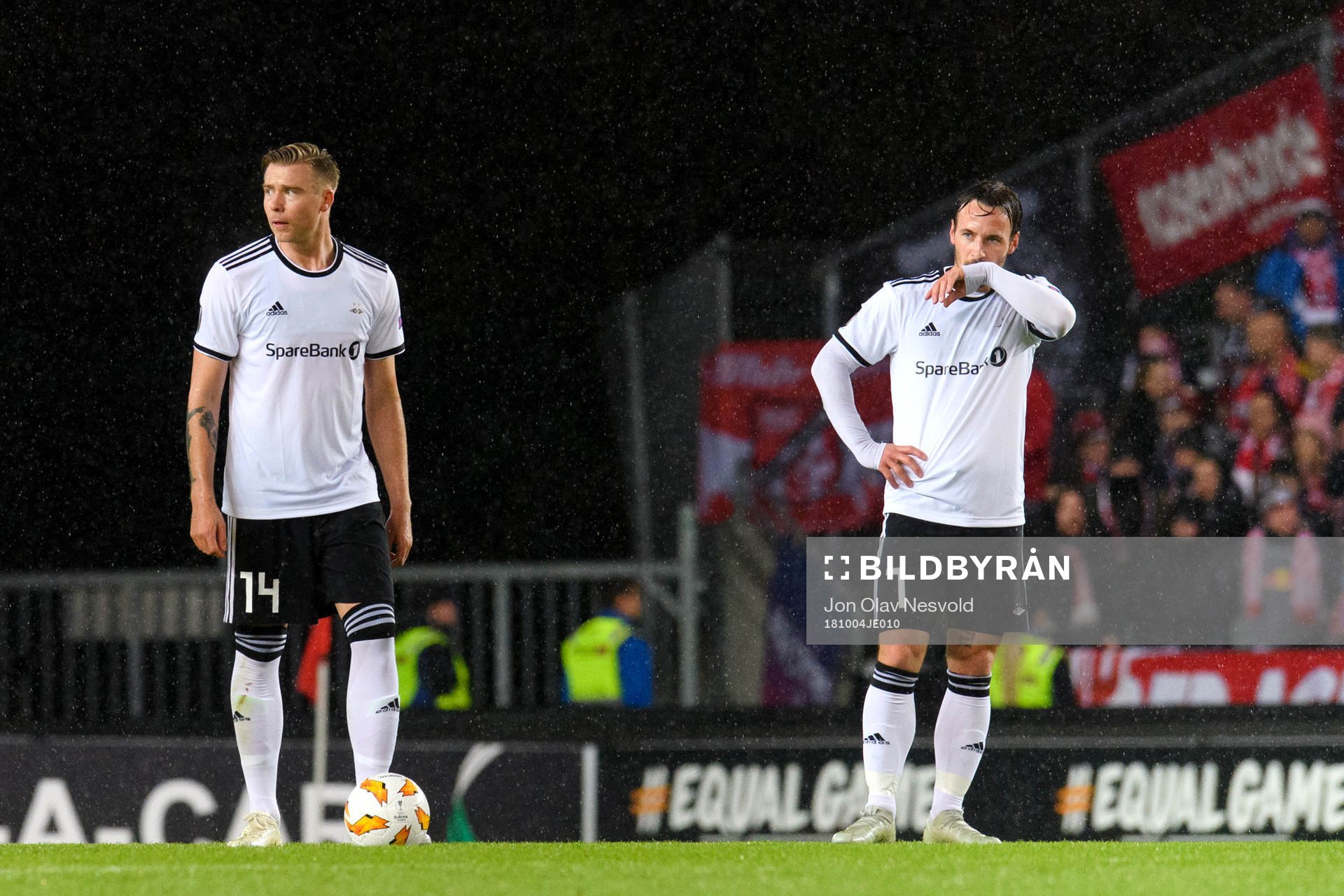 Alexander Søderlund and Mike Jensen of Rosenborg looks